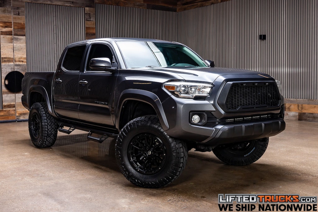 Used 2018 Toyota Tacoma SR5 Truck