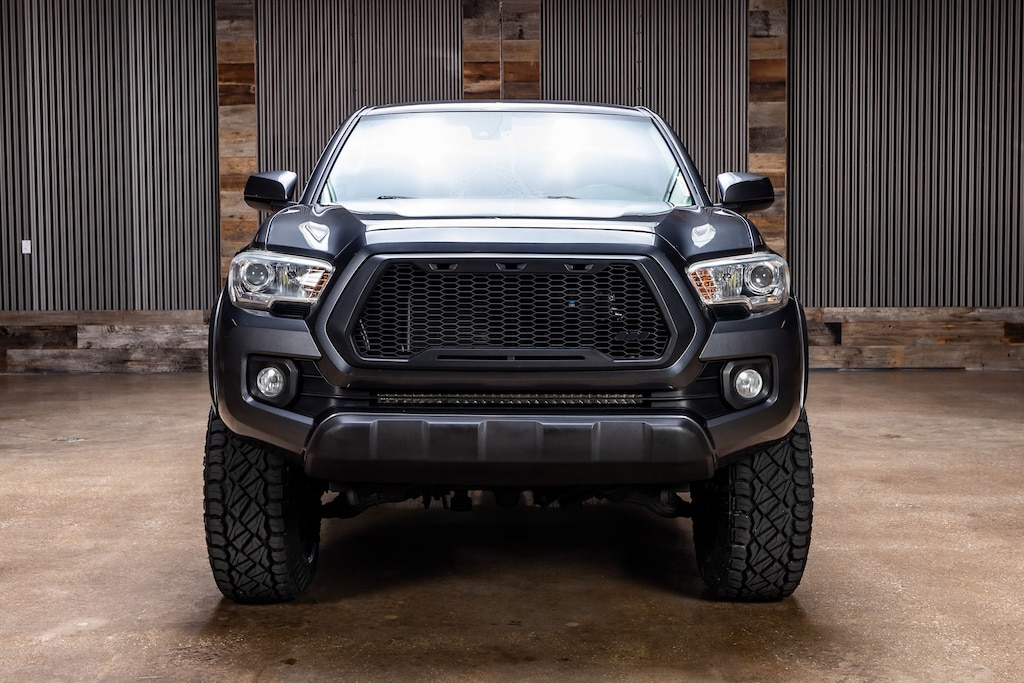 Used 2018 Toyota Tacoma SR5 Truck