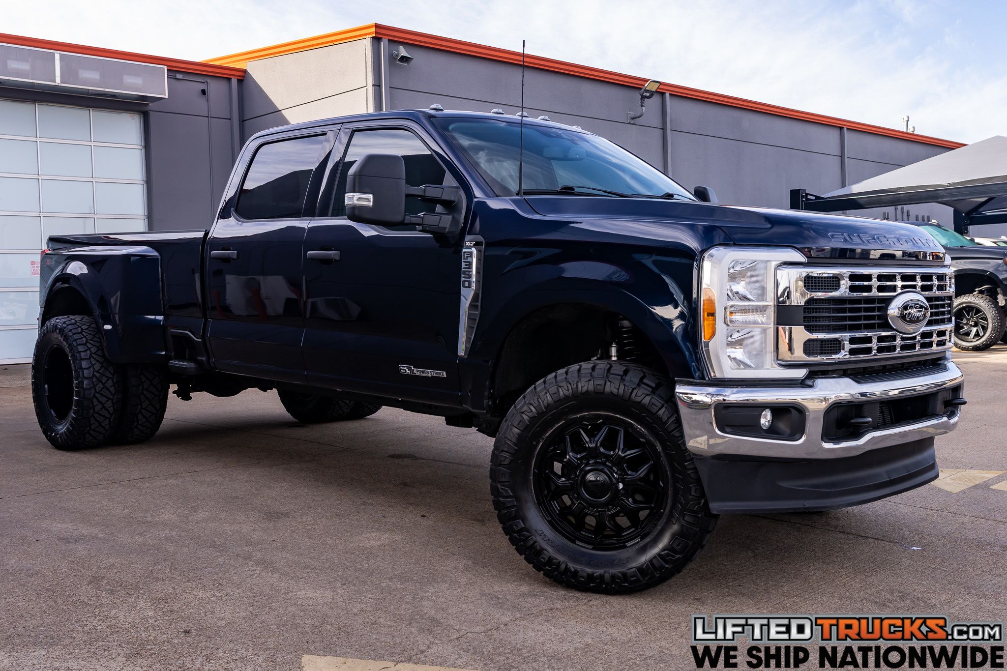 2023 Ford F-350 XLT 4x4 Crew Cab 8' Box DRW's photo