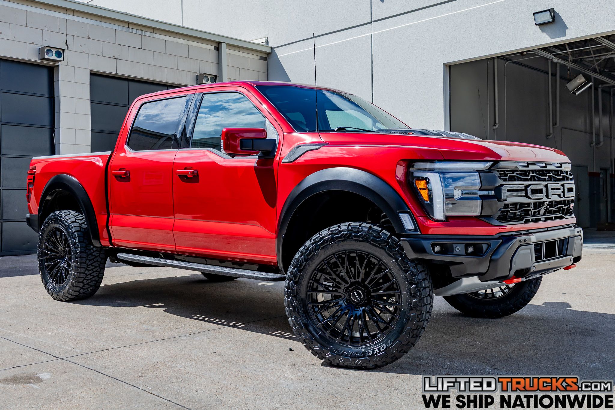 2024 Ford F-150 Raptor 4x4 SuperCrew 5-1/2 Box's photo