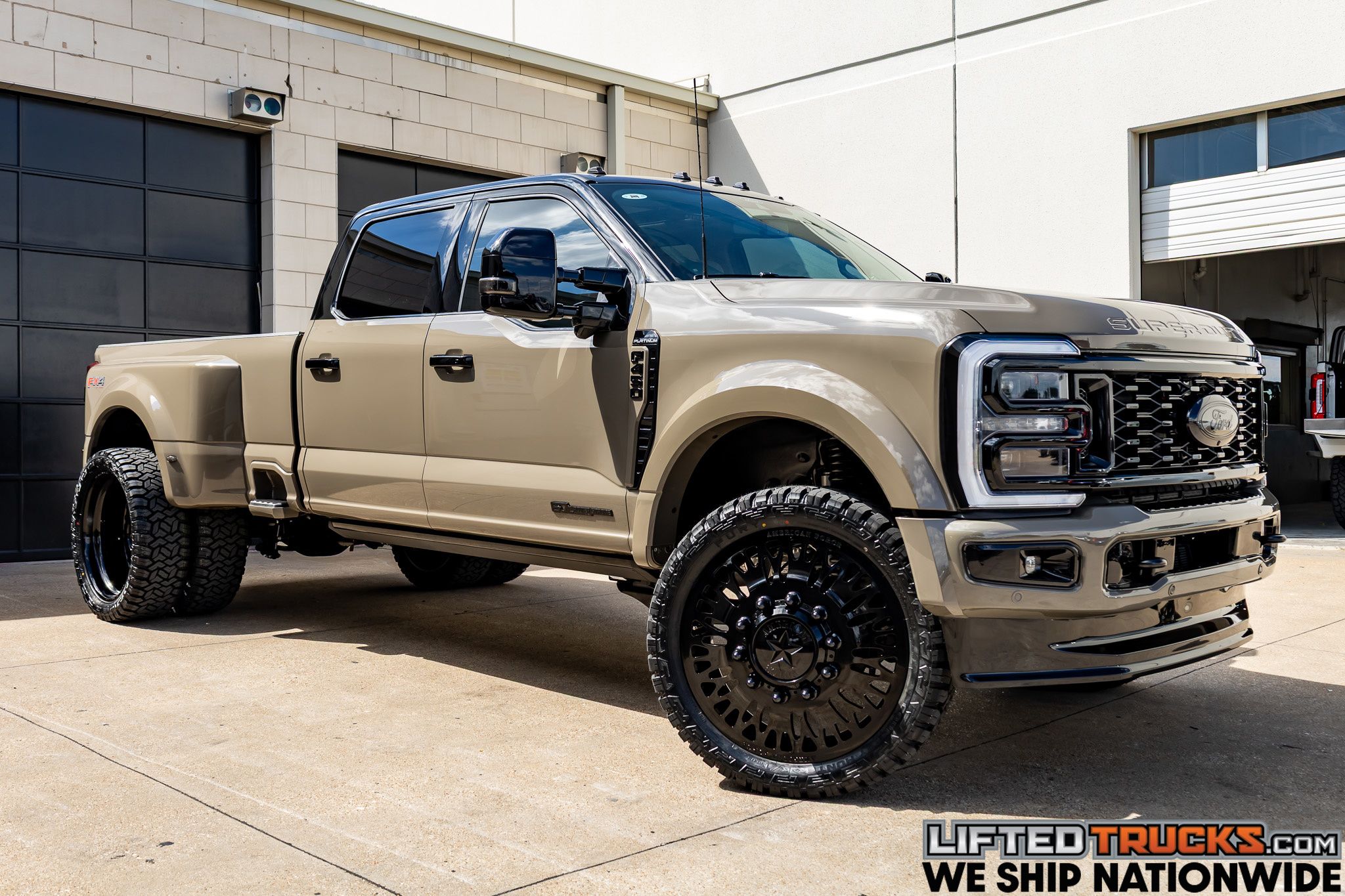 2026 Ford F-450 Platinum 4x4 Crew Cab 8' Box DRW's photo