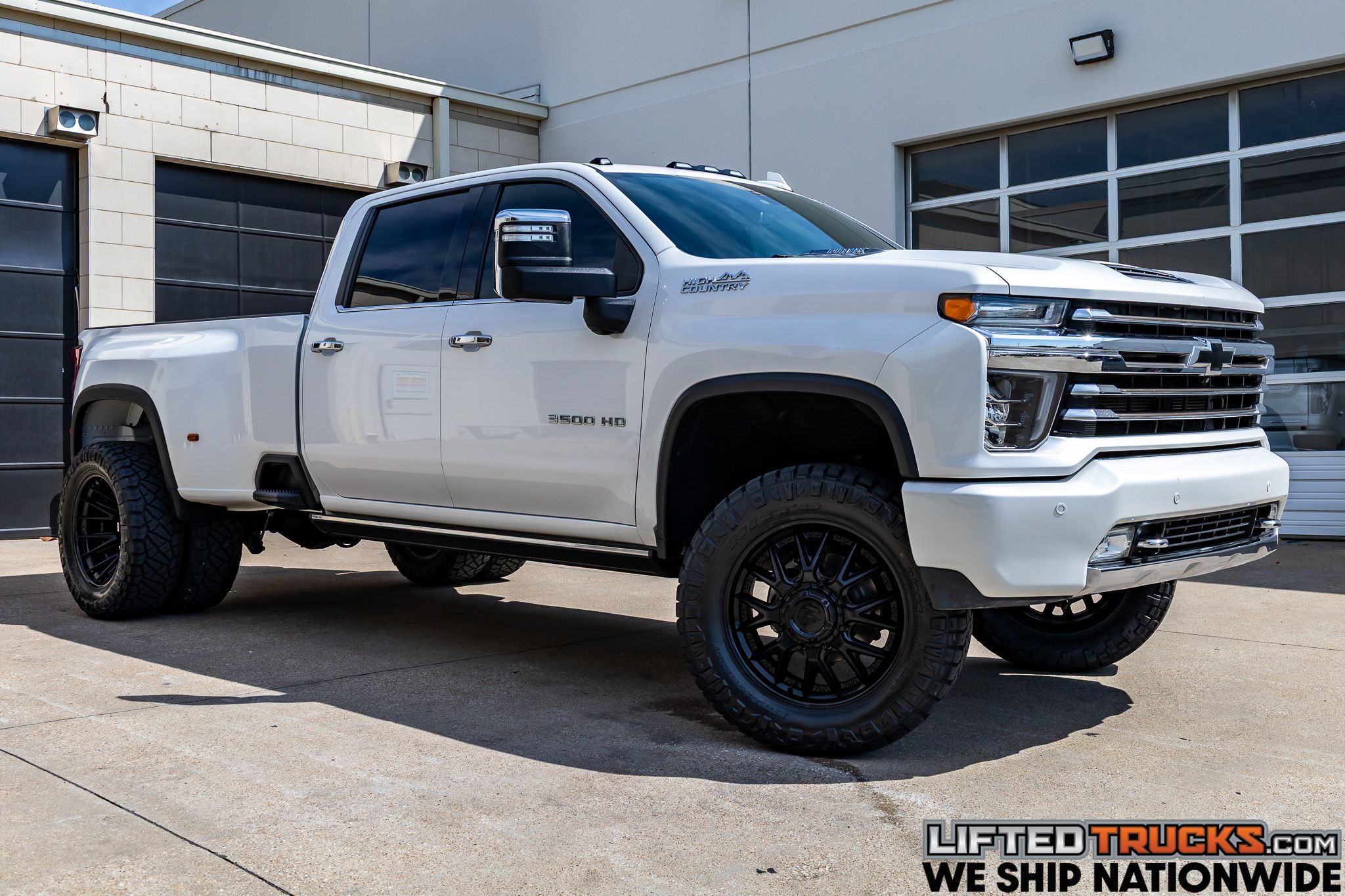 2021 Chevrolet Silverado HD High Country 4WD Crew Cab Long Box DRW's photo
