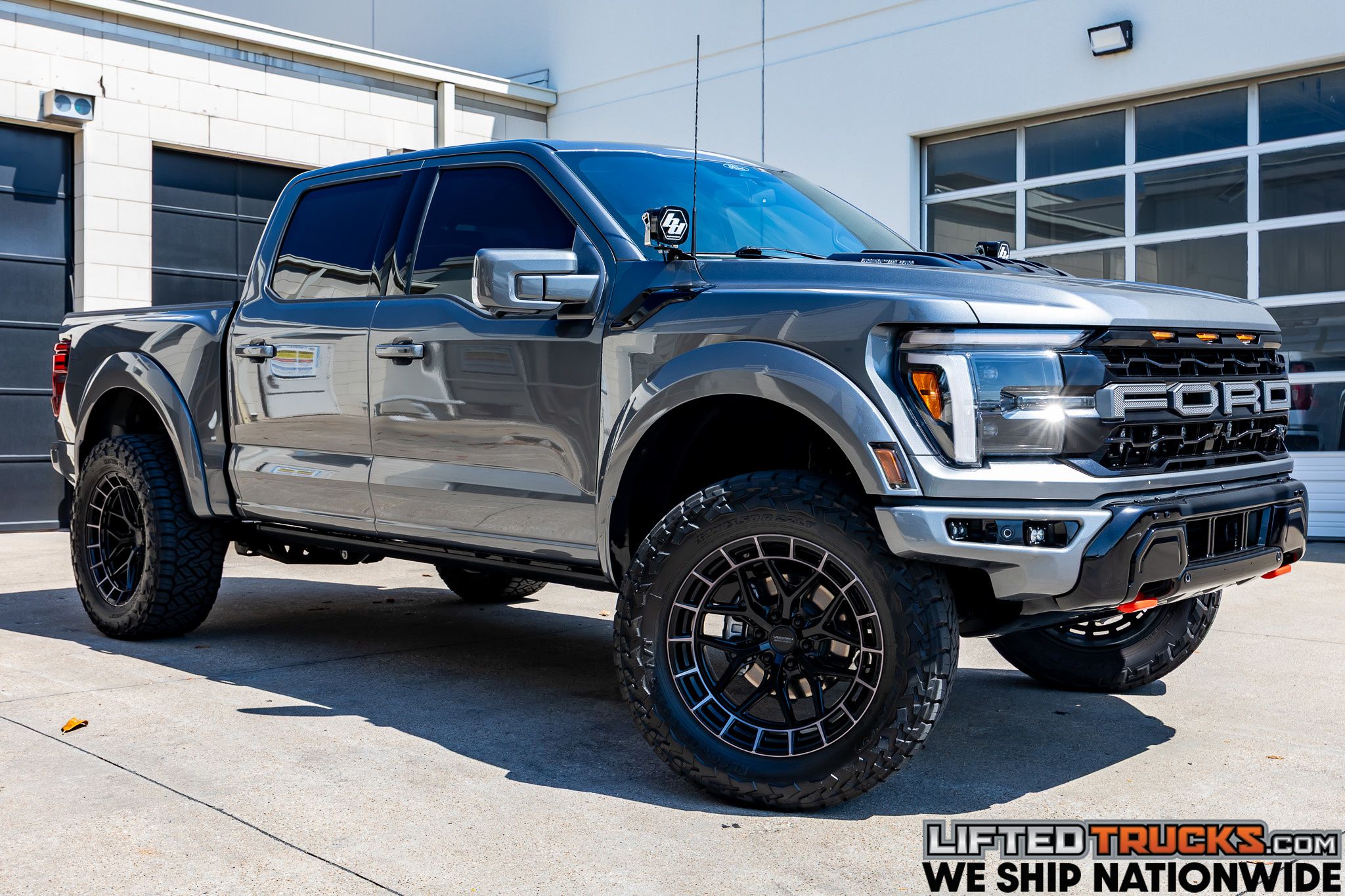 2025 Ford F-150 Raptor 4x4 SuperCrew 5-1/2 Box's photo
