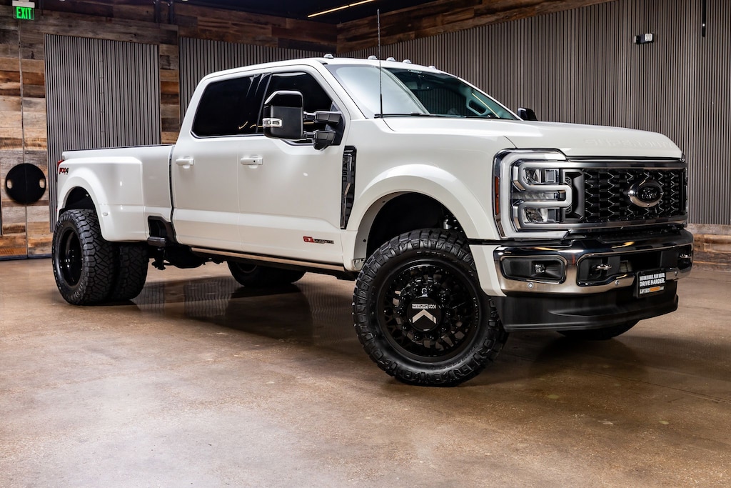 Used 2025 Ford F-450SD Lariat Truck