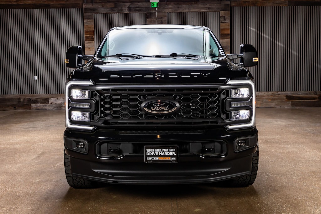 Used 2023 Ford F-250SD Lariat Truck