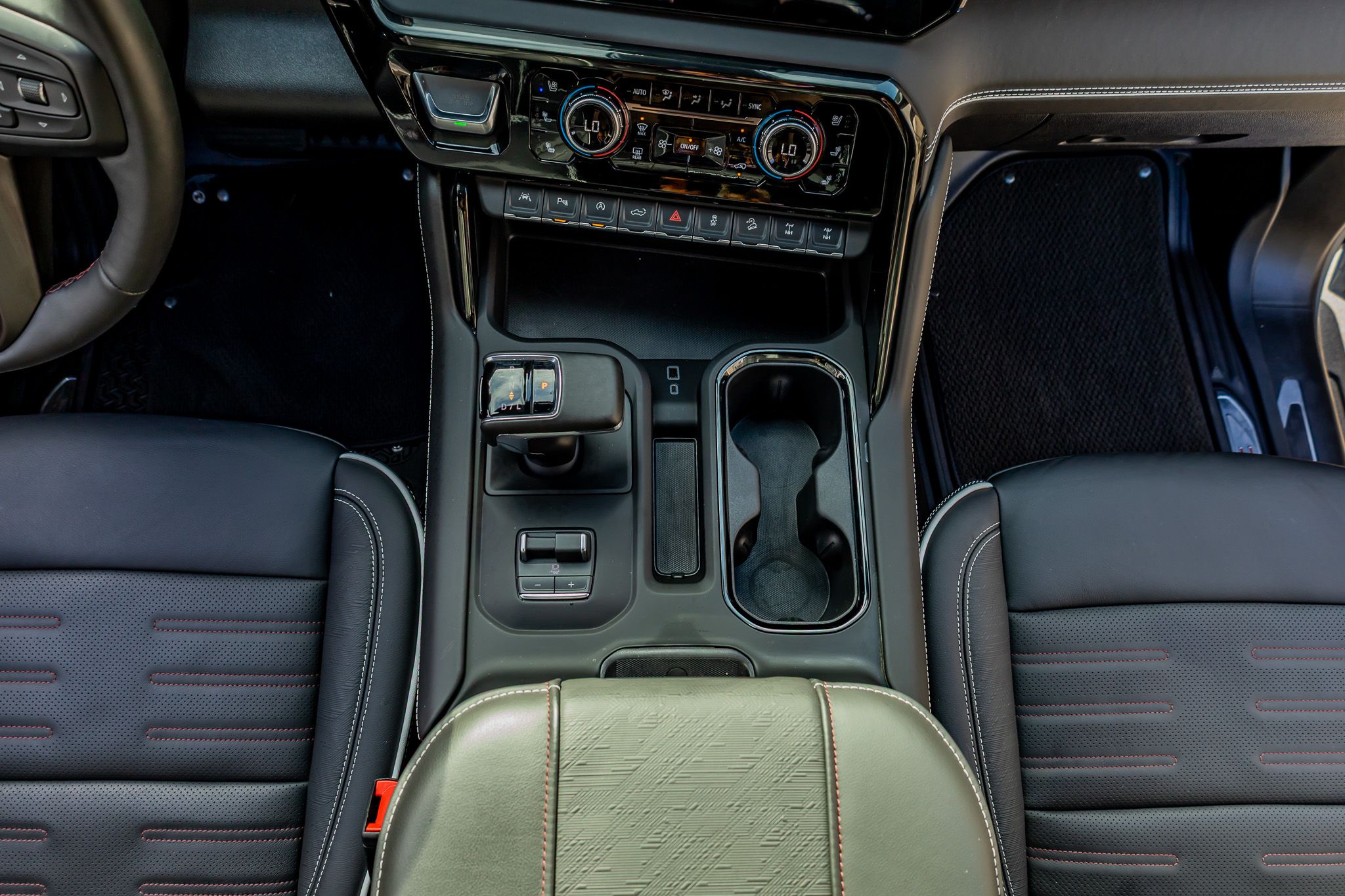 2026 GMC Sierra 1500 AT4X - Photo 28