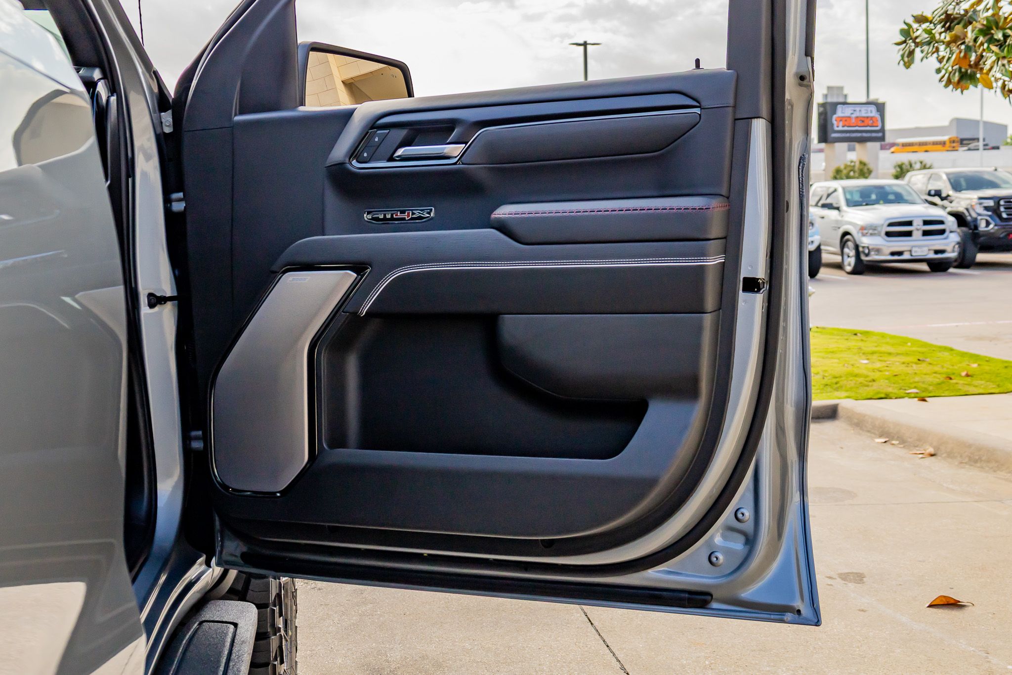 2026 GMC Sierra 1500 AT4X - Photo 37