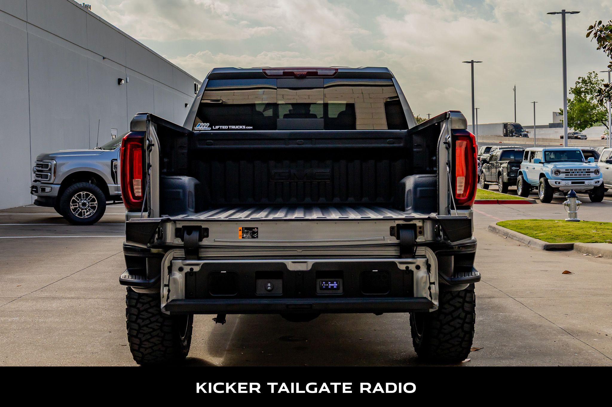 2026 GMC Sierra 1500 AT4X - Photo 9