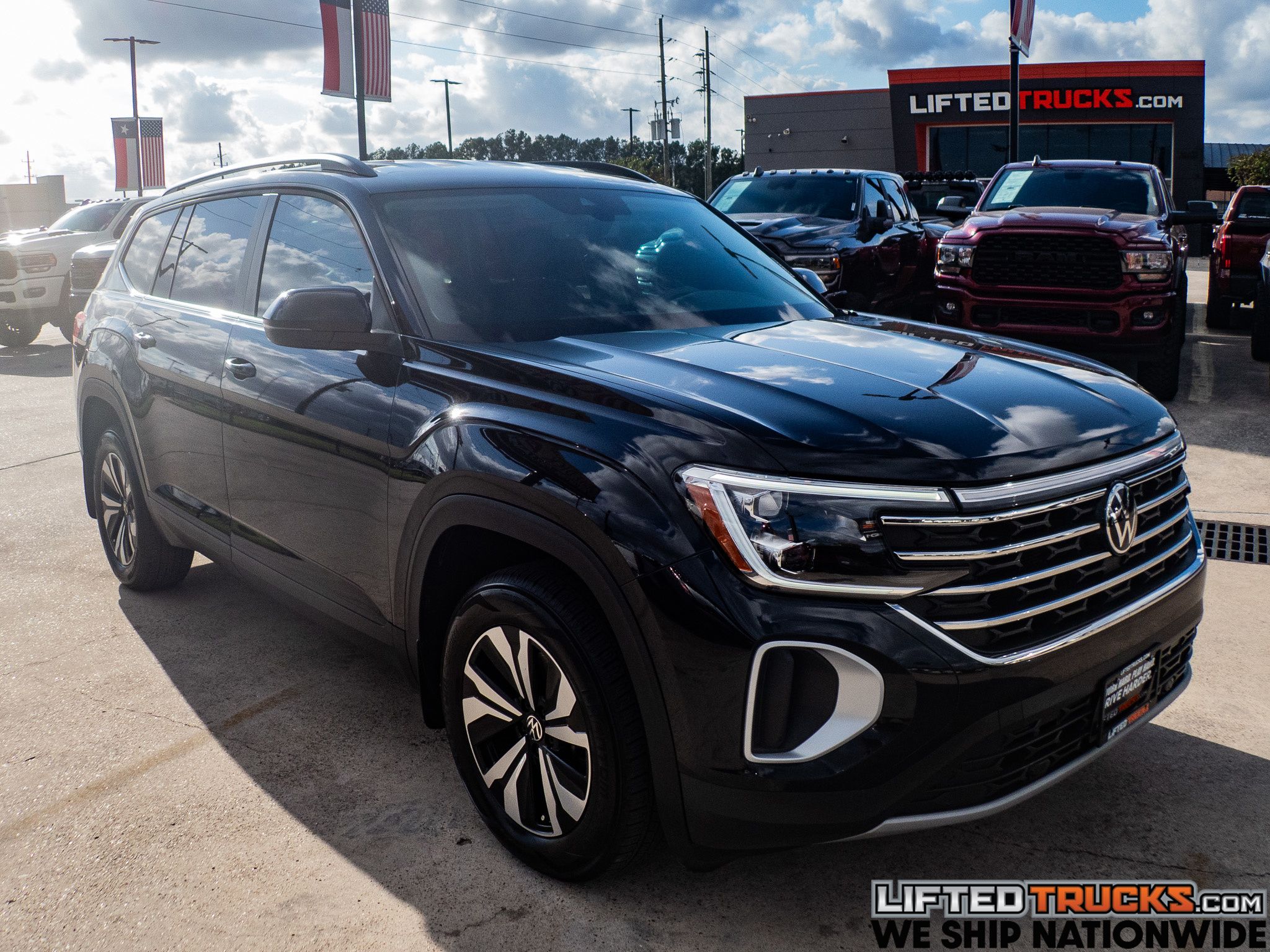 2024 Volkswagen Atlas SE's photo