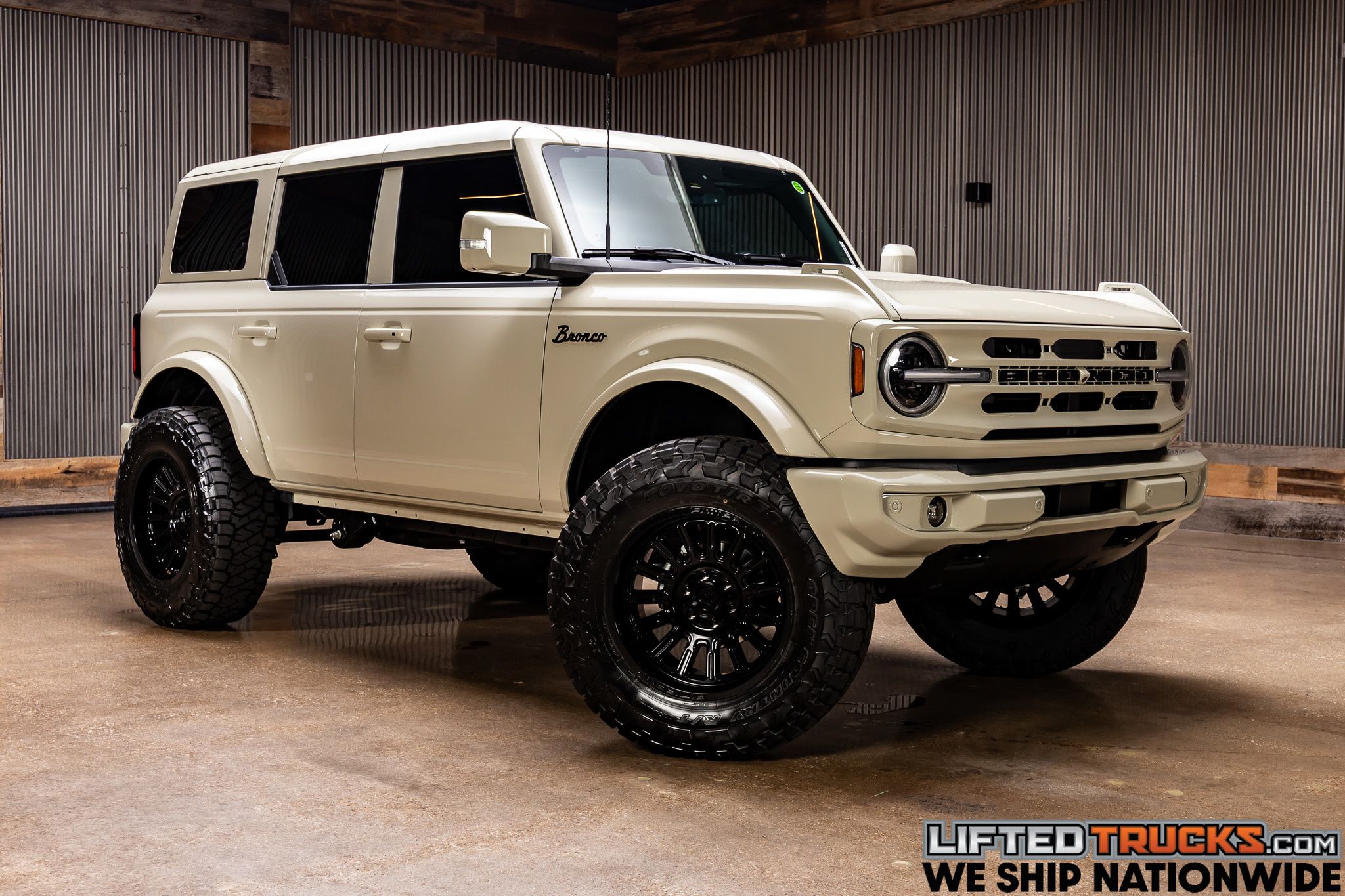 2025 Ford Bronco 4-Door Outer Banks's photo