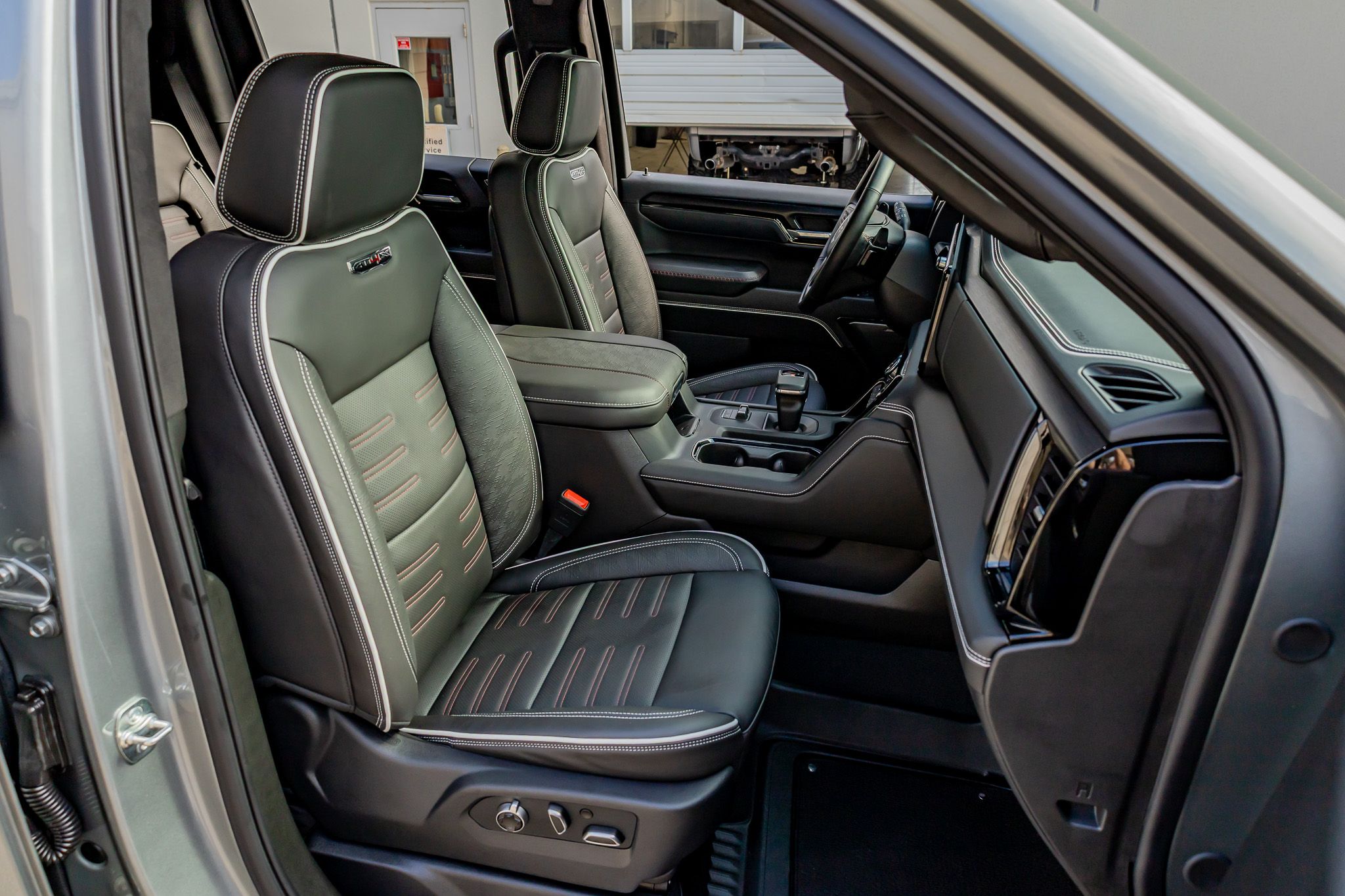 2026 GMC Sierra 1500 AT4X - Photo 31
