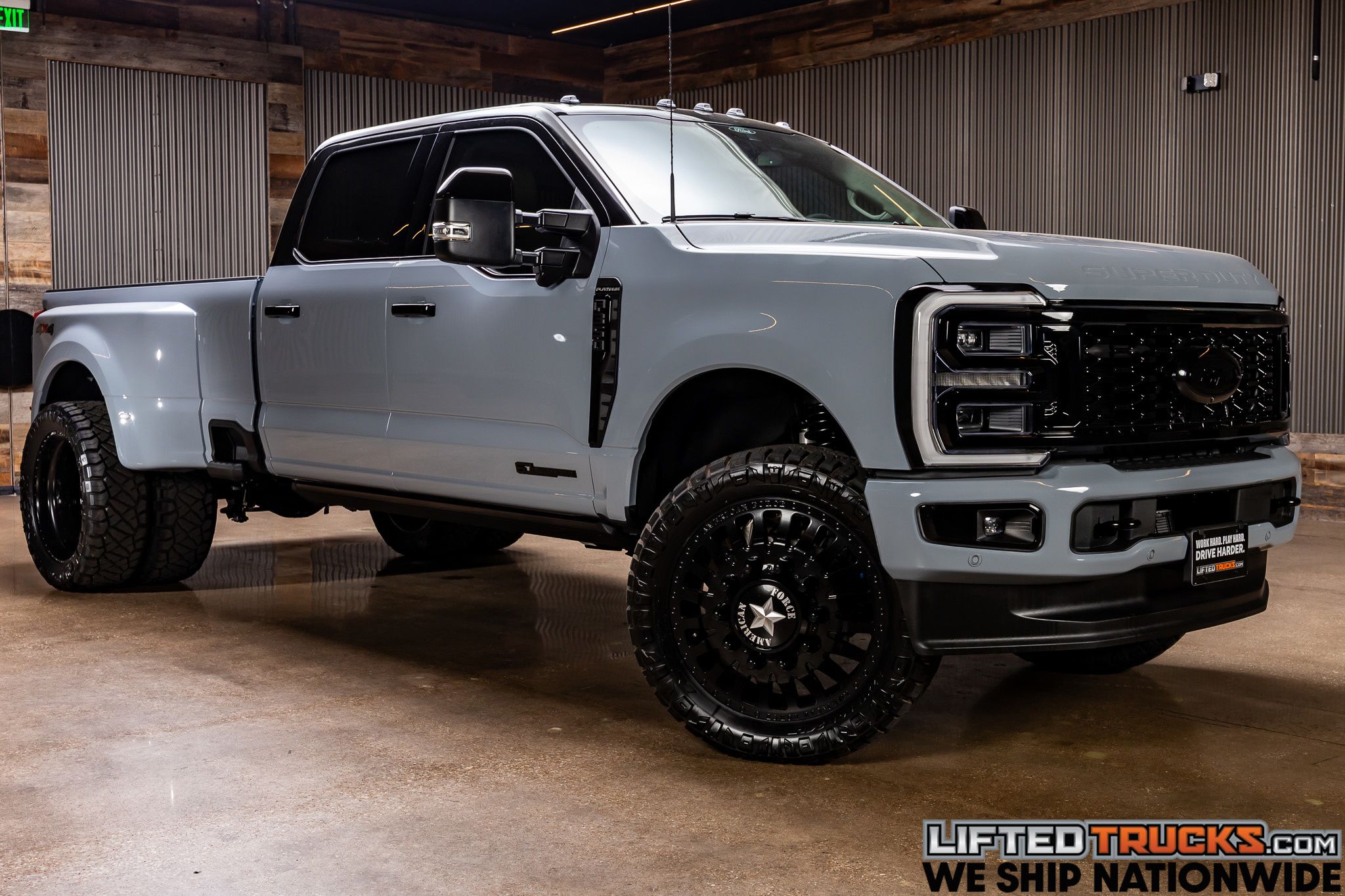 2026 Ford F-350 Super Duty Platinum's photo