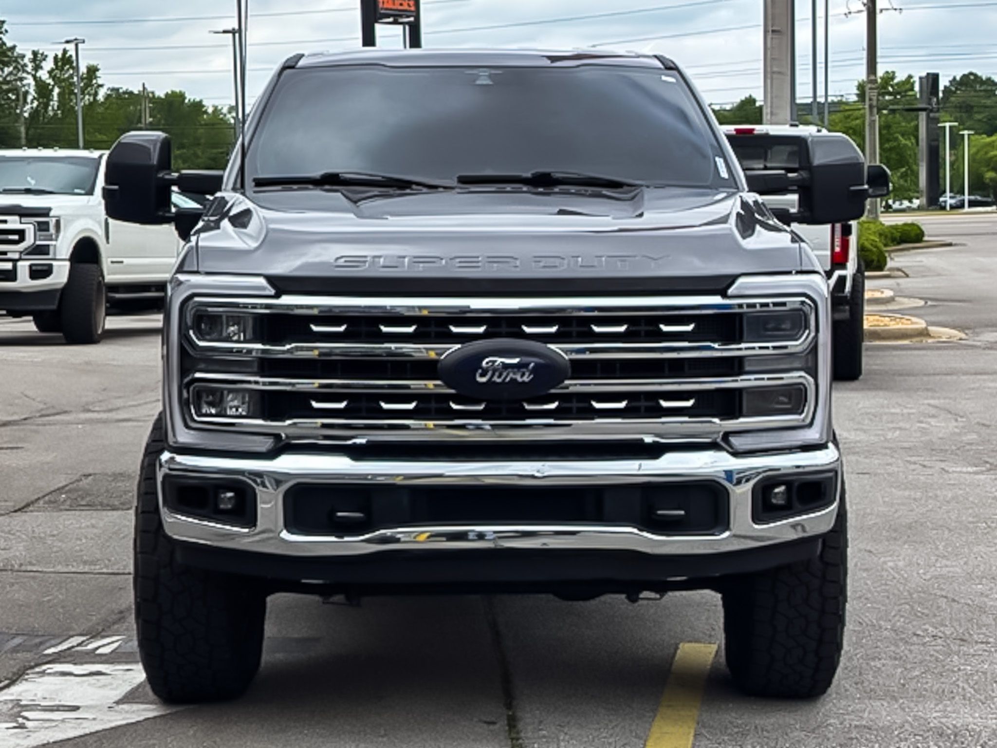 2023 Ford F-350 photo 2