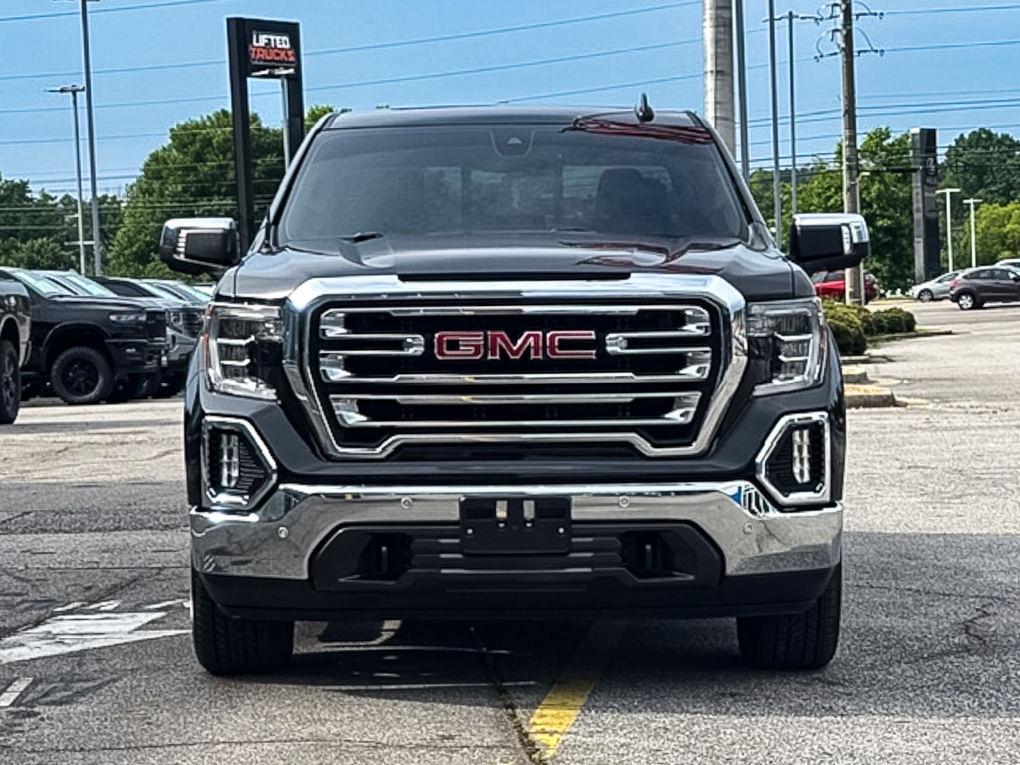 2019 Gmc Sierra 1500 SLT photo 2
