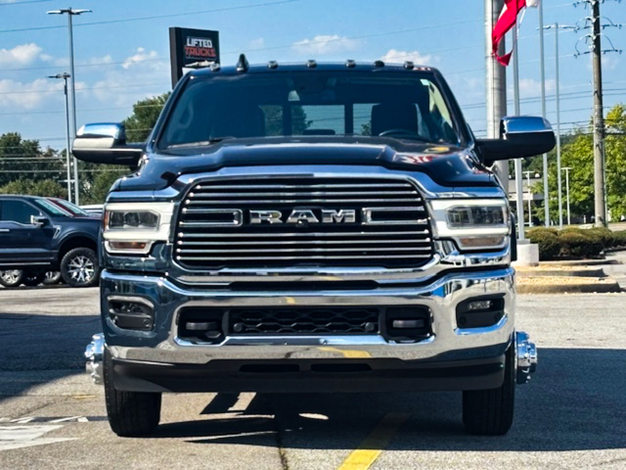 2022 Ram 3500 Laramie photo 3