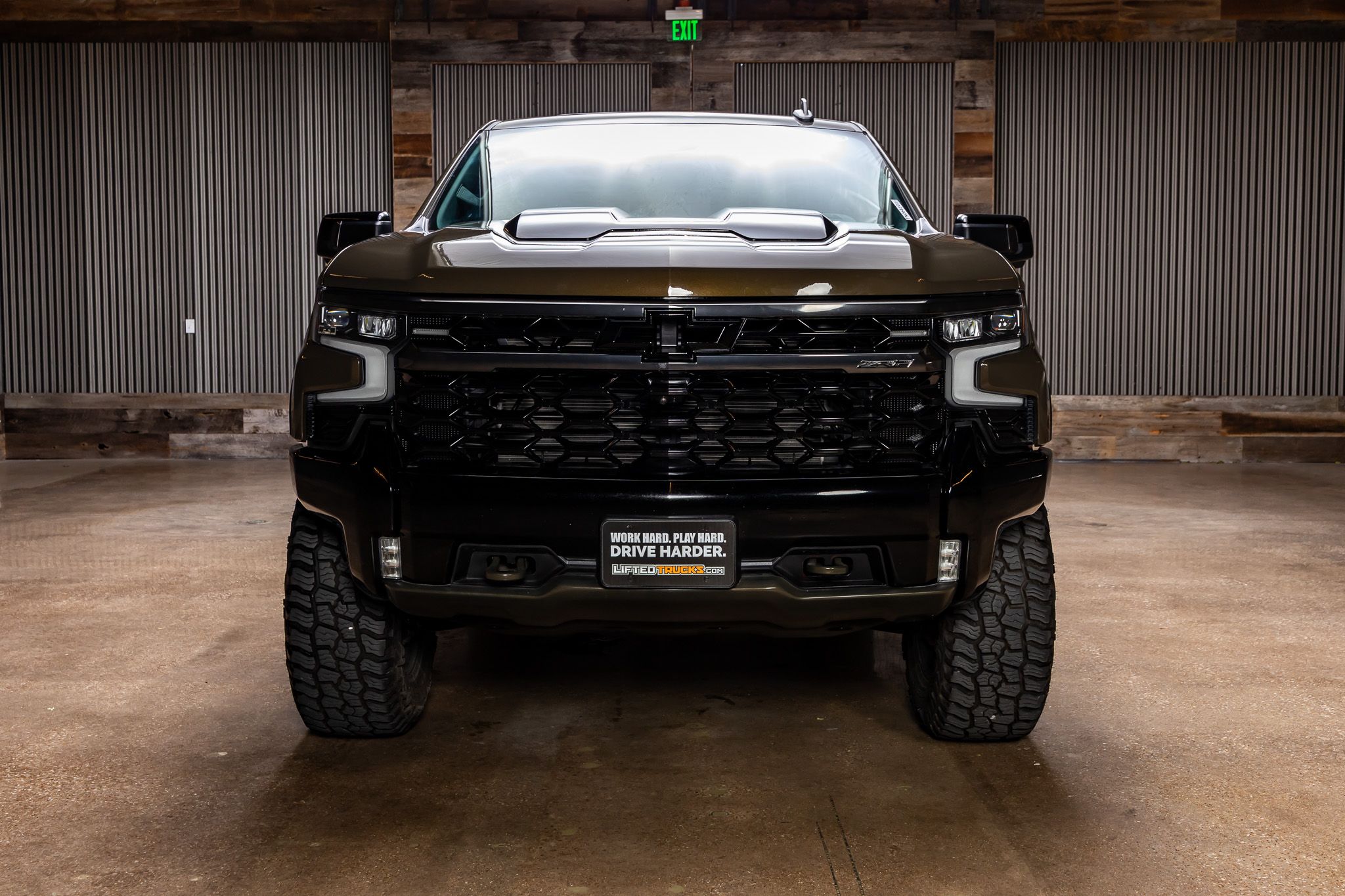 2023 Chevrolet Silverado ZR2 photo 2