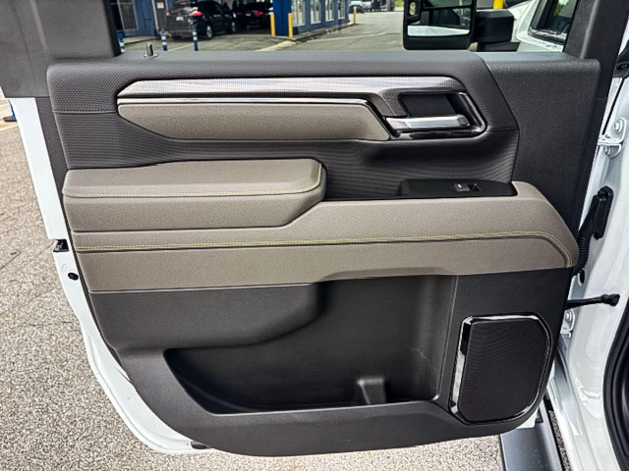 2025 Chevrolet Silverado 2500HD ZR2 photo 4