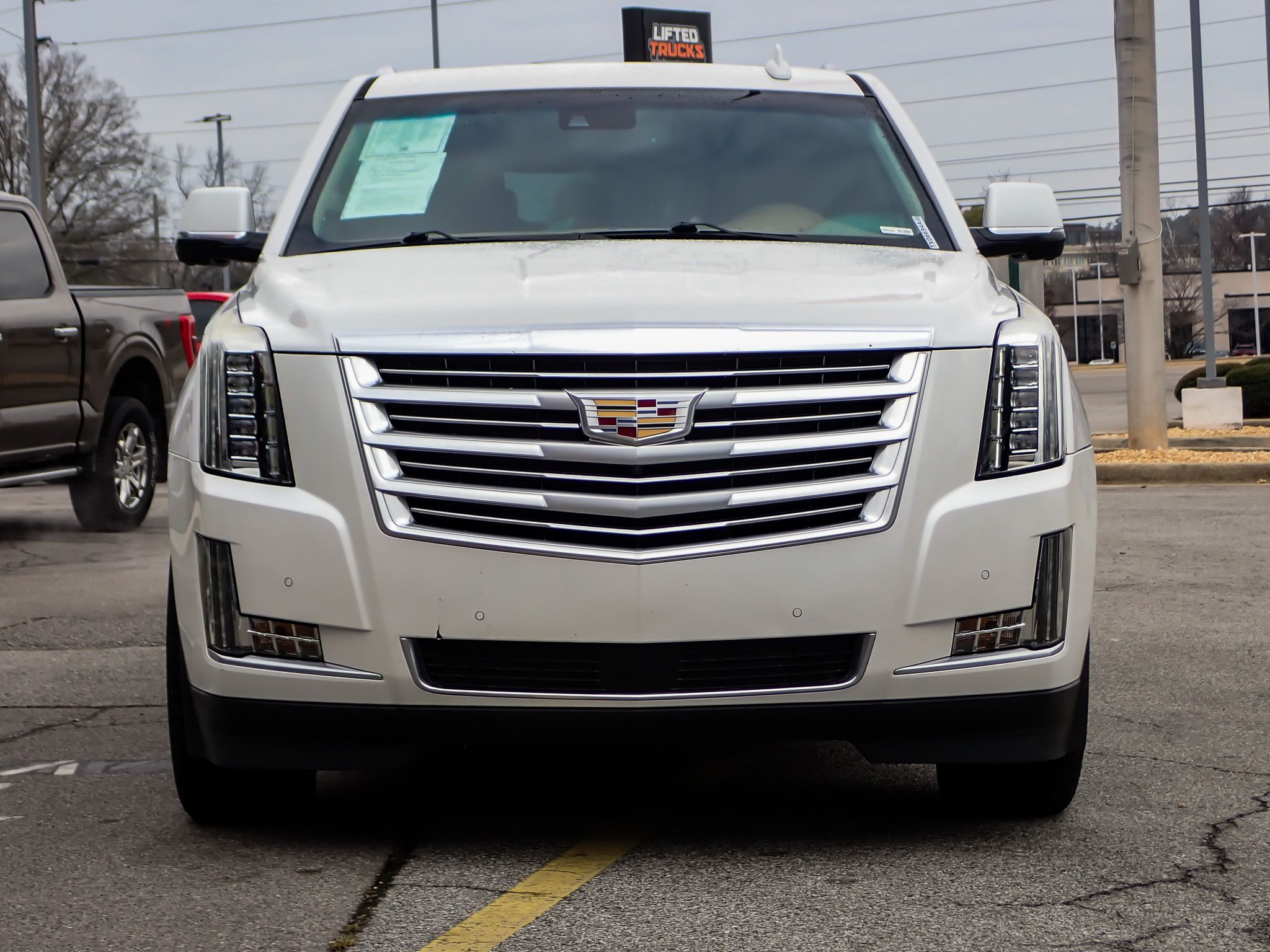 2016 Cadillac Escalade Platinum photo 3