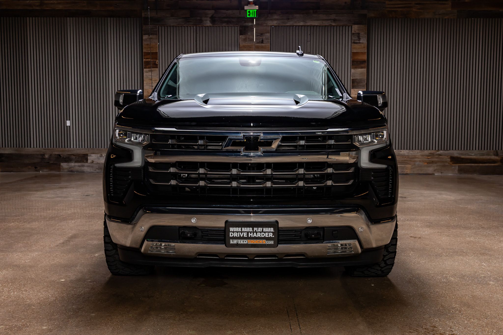 2024 Chevrolet Silverado 1500 LTZ photo 2