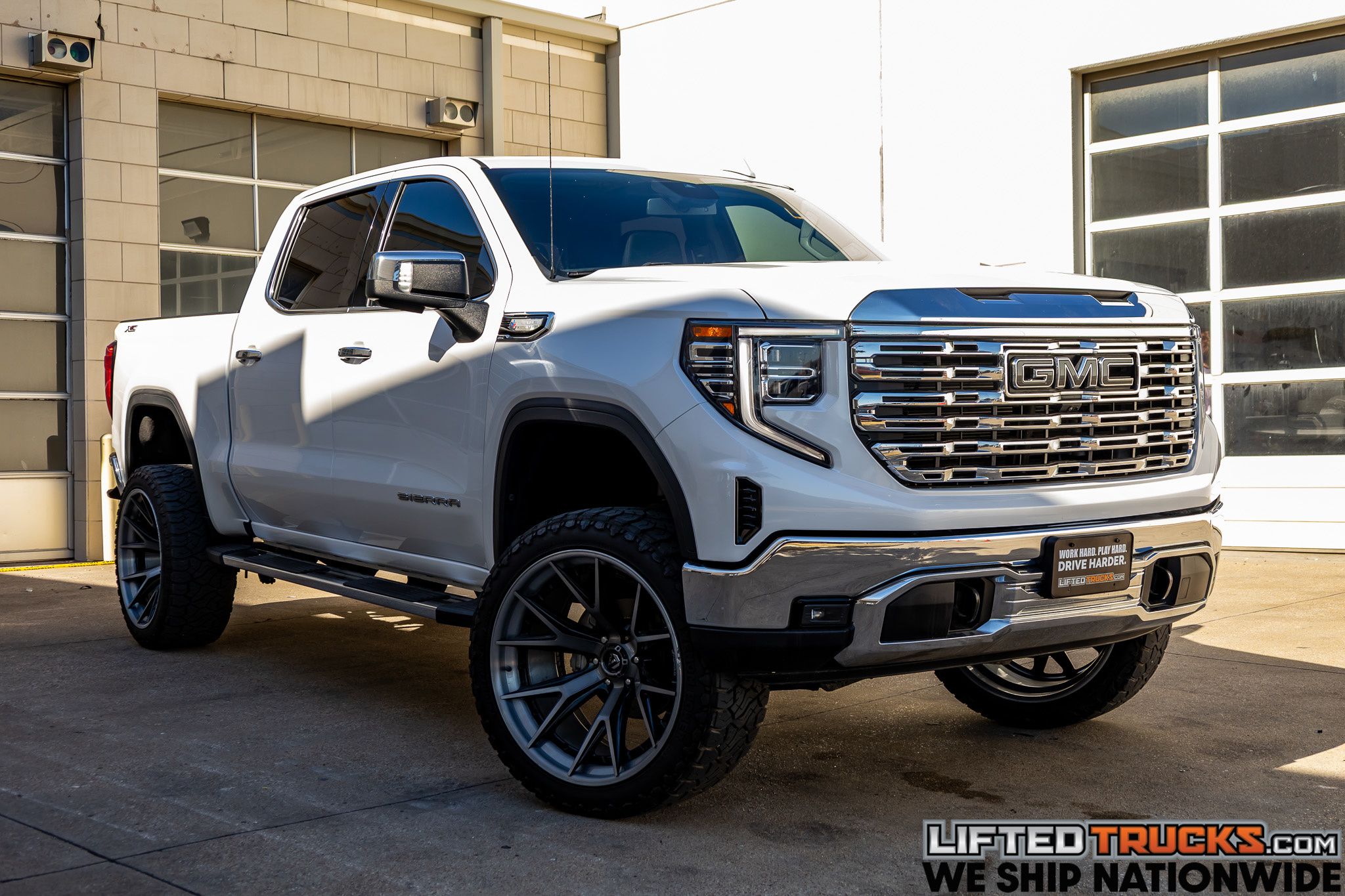 2023 GMC Sierra 4WD Crew Cab Short Box SLT's photo