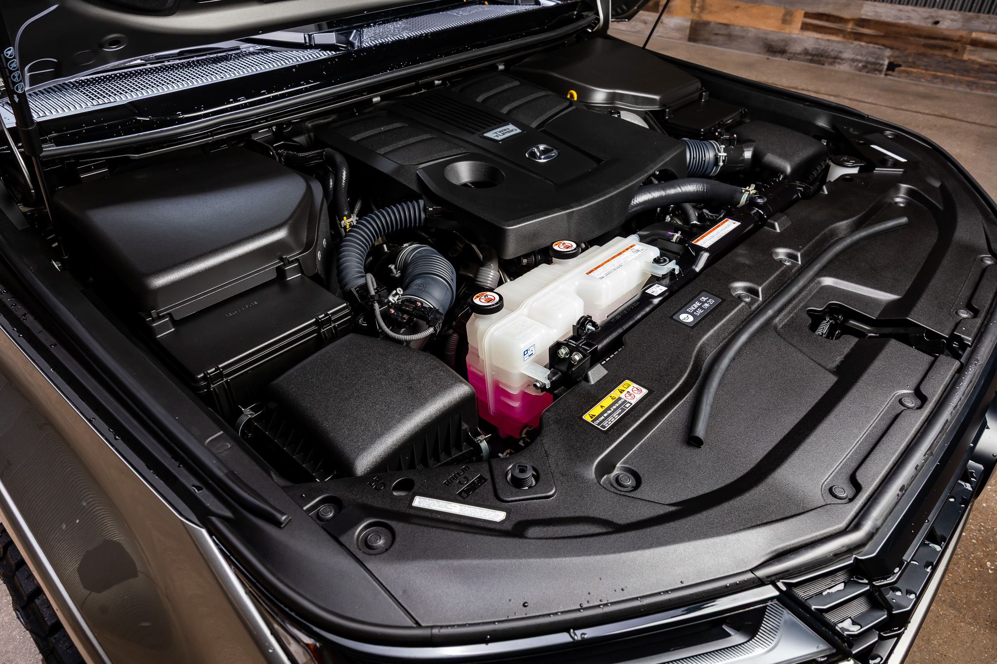 2024 Lexus GX 550 Luxury photo 3