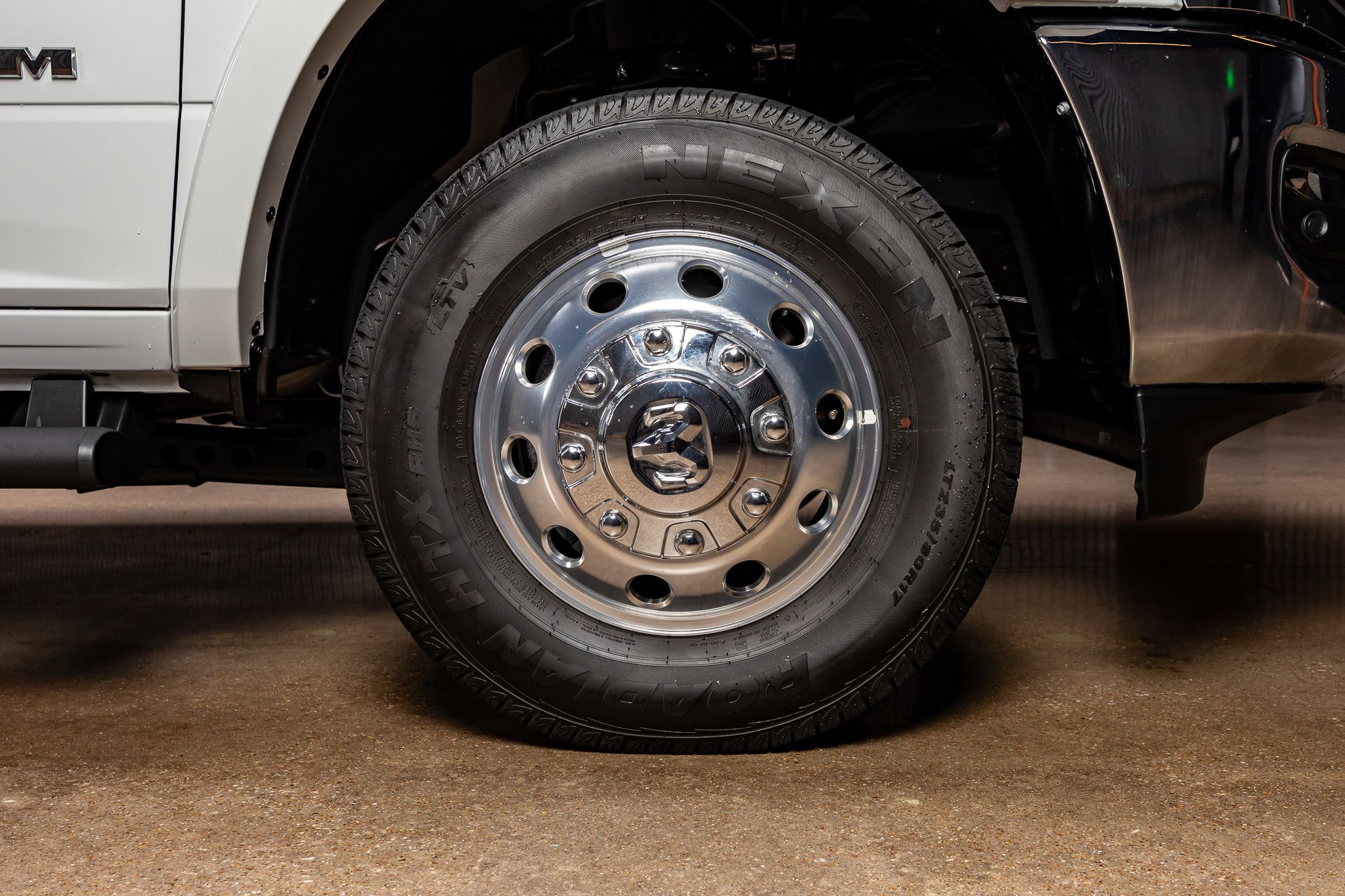 Image 10 of 2024 Ram 3500 Laramie Cab/Chassis