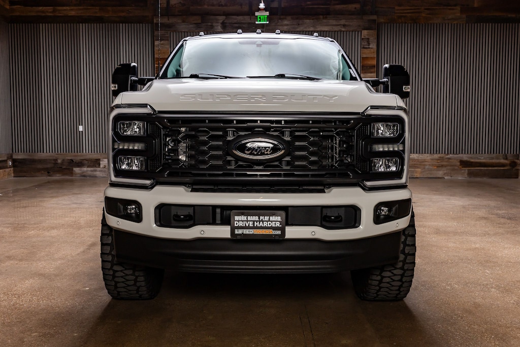 Used 2024 Ford F-250SD Lariat Truck