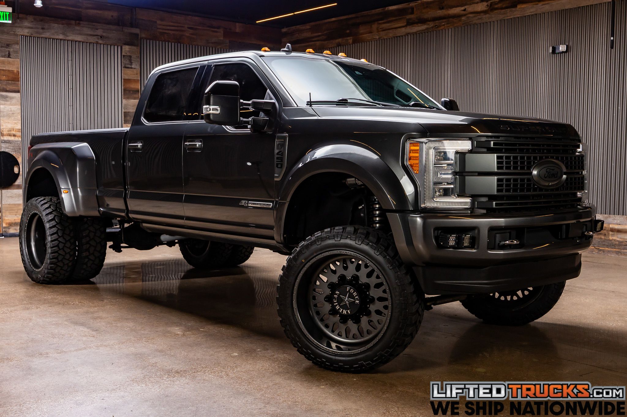 2019 Ford F-450 Super Duty Platinum's photo