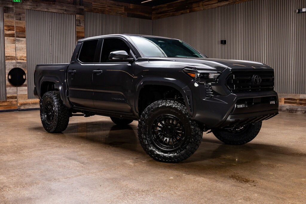 Used 2025 Toyota Tacoma SR5 Truck