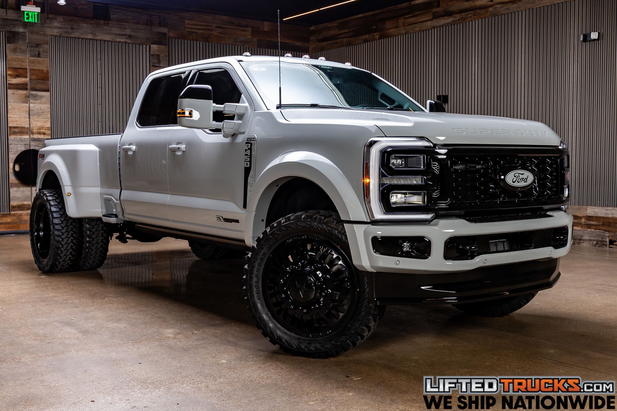 2026 Ford F-450 Platinum 4x4 Crew Cab 8' Box DRW's photo