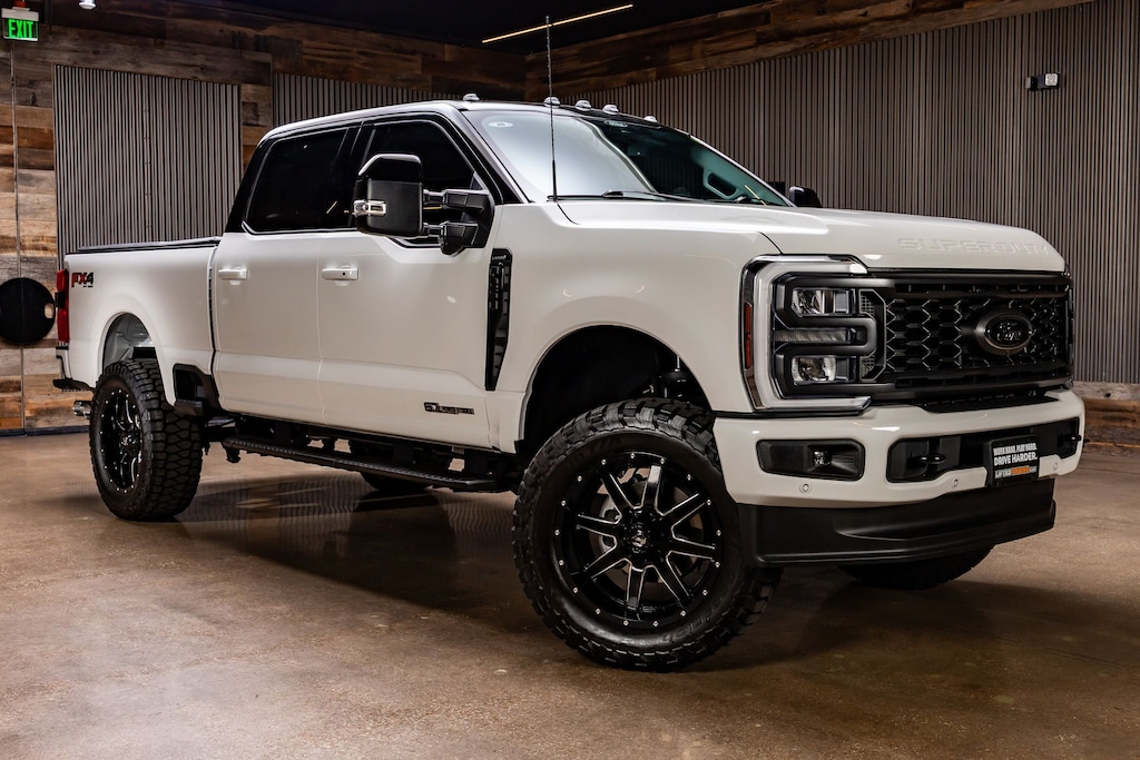 Used 2024 Ford F-250SD Lariat Truck