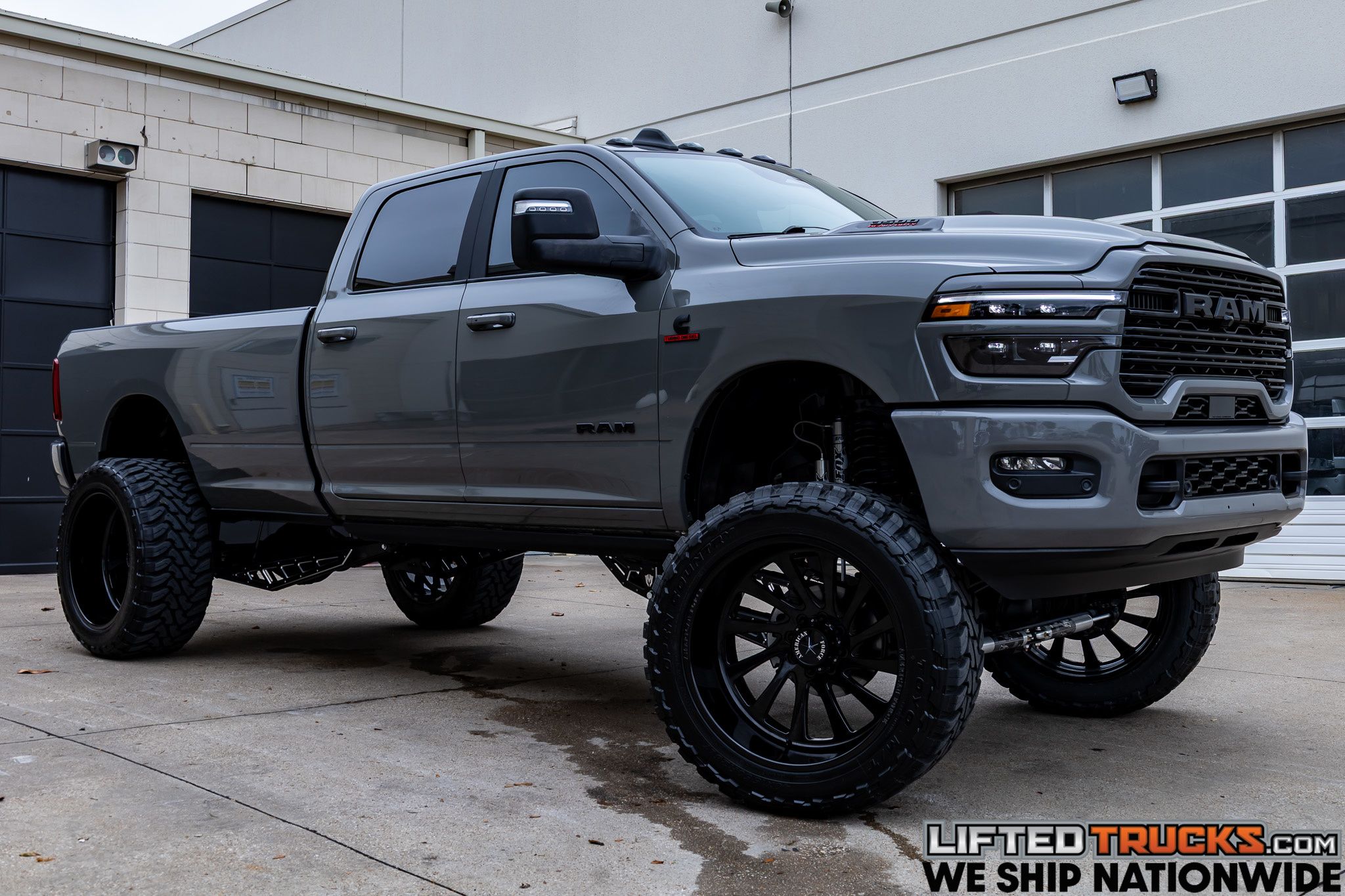 2026 RAM 3500 Laramie 4X4 Crew Cab LWB's photo
