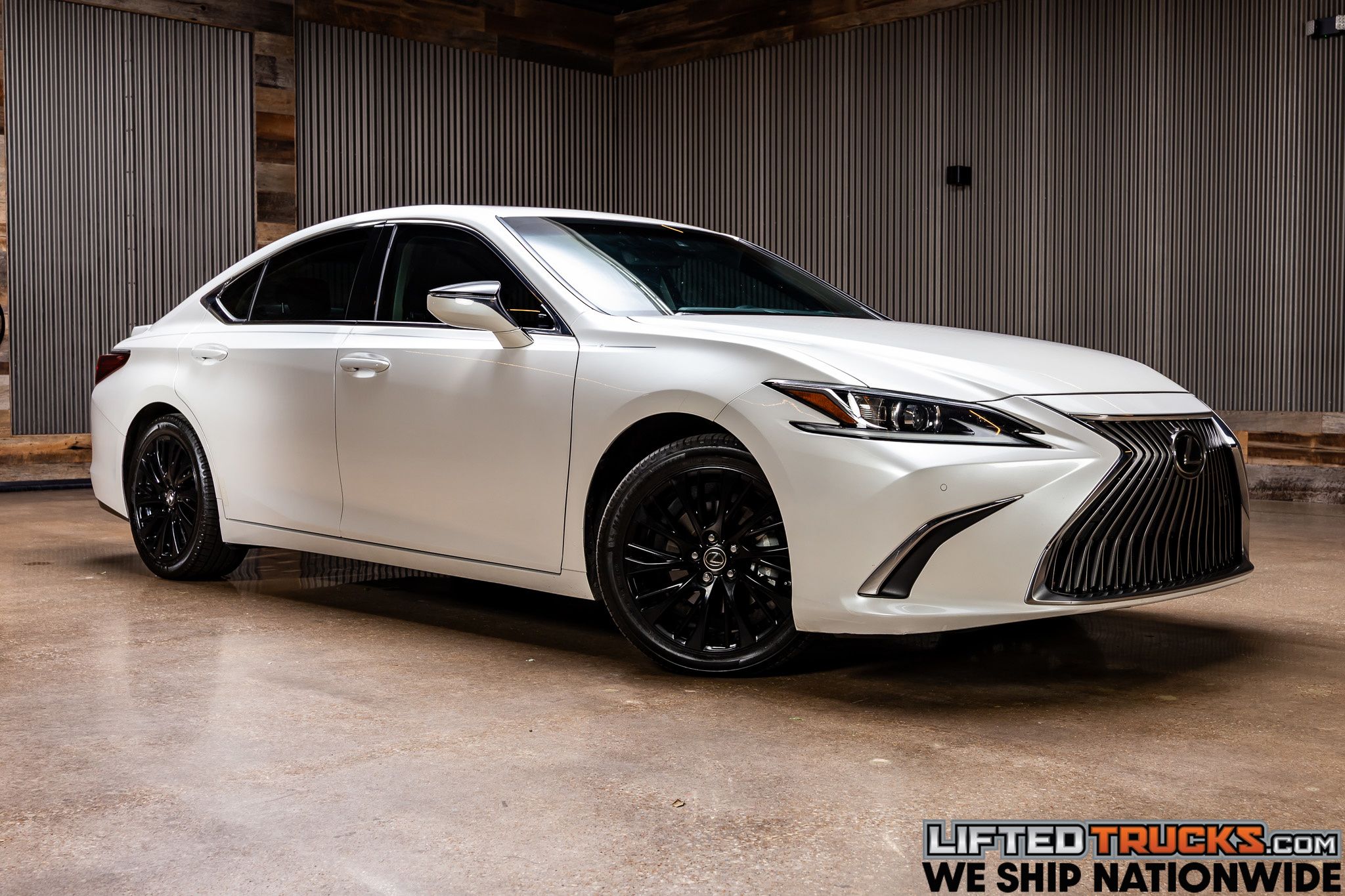 2020 Lexus ES 350's photo