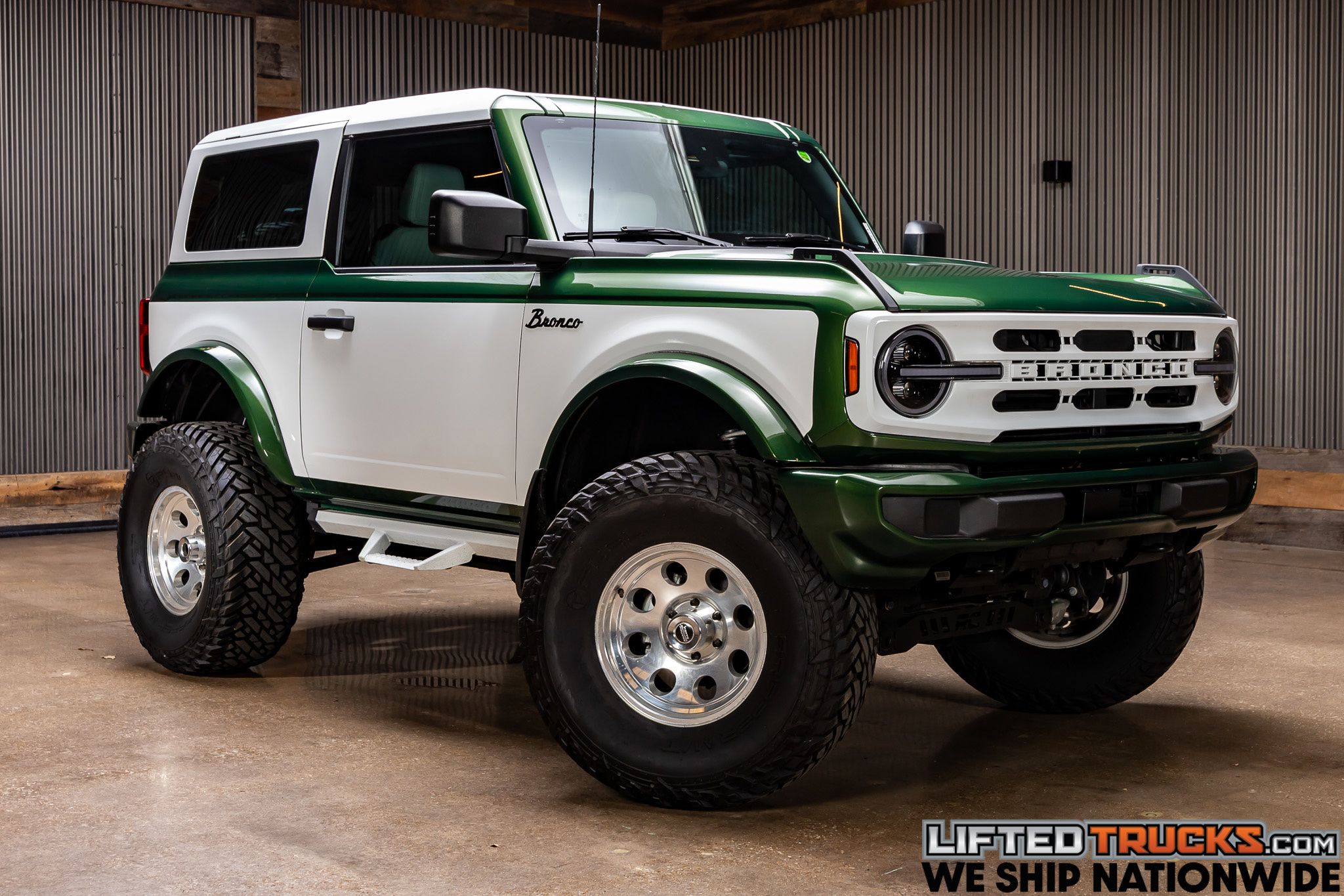2023 Ford Bronco 2-Door Base