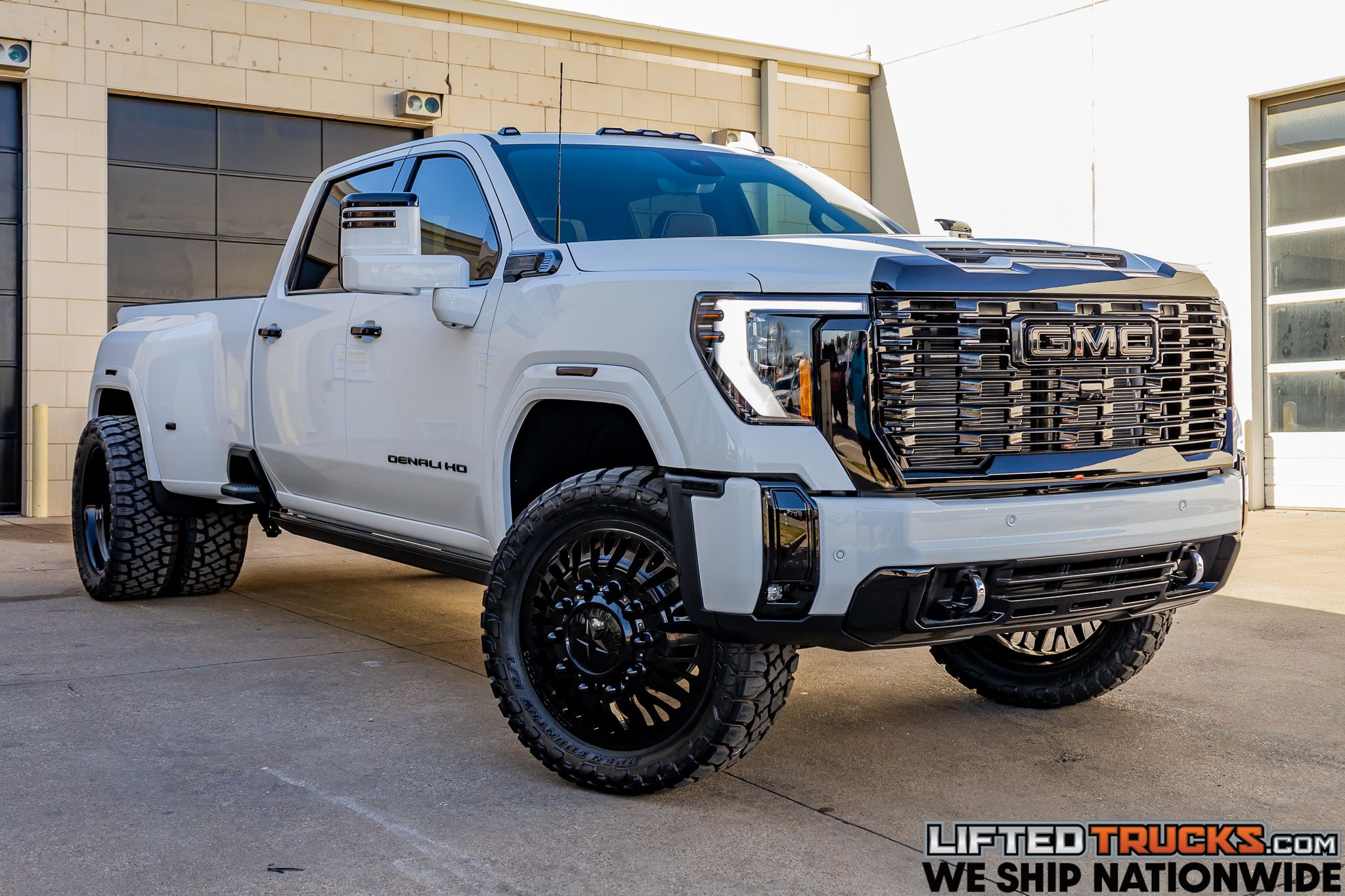 2026 GMC Sierra 4WD Crew Cab LB DRW Denali Ultimate's photo