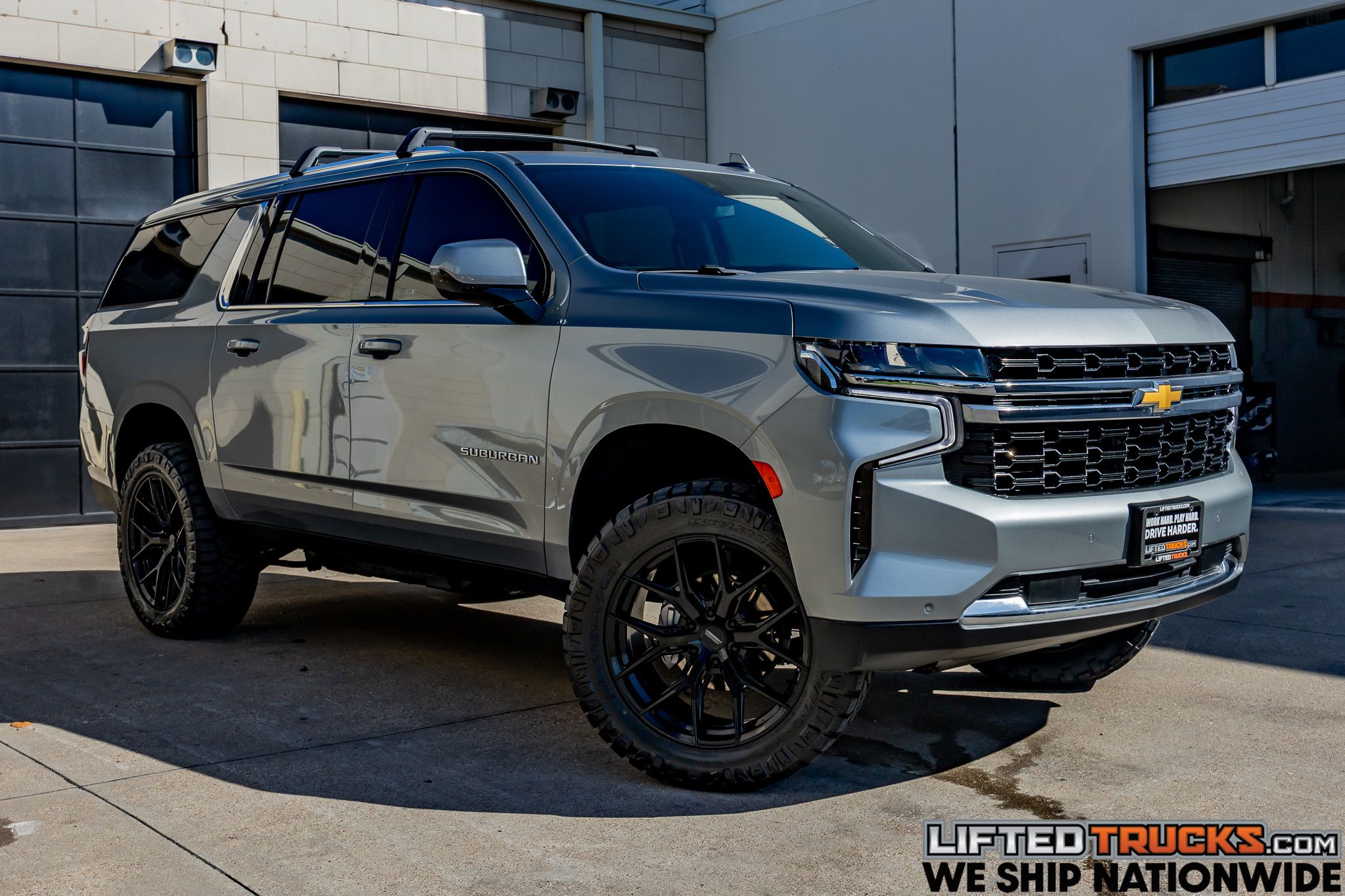 2024 Chevrolet Suburban 2WD 1500 LS's photo