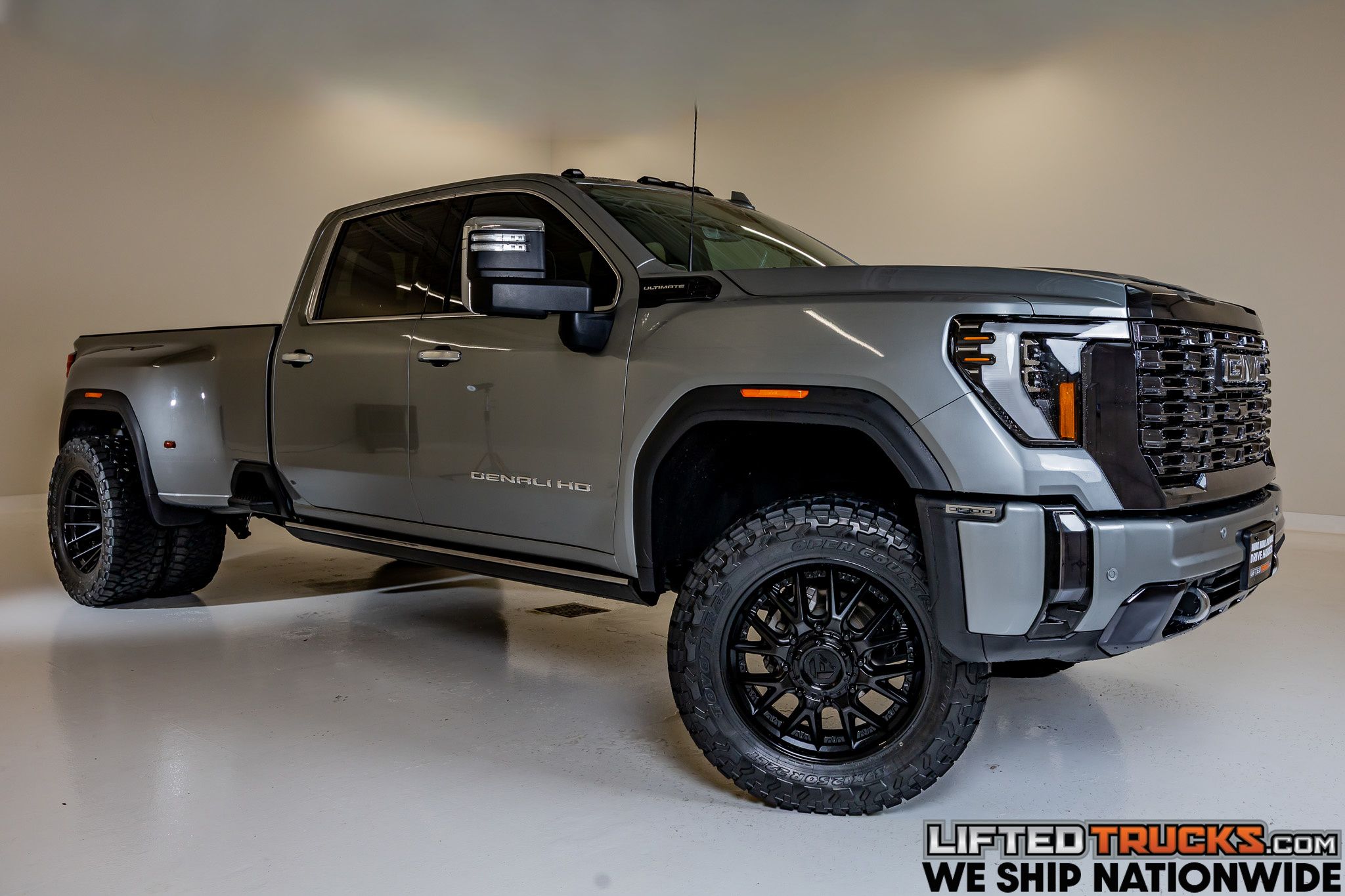 2024 GMC Sierra 4WD Crew Cab LB DRW Denali Ultimate's photo