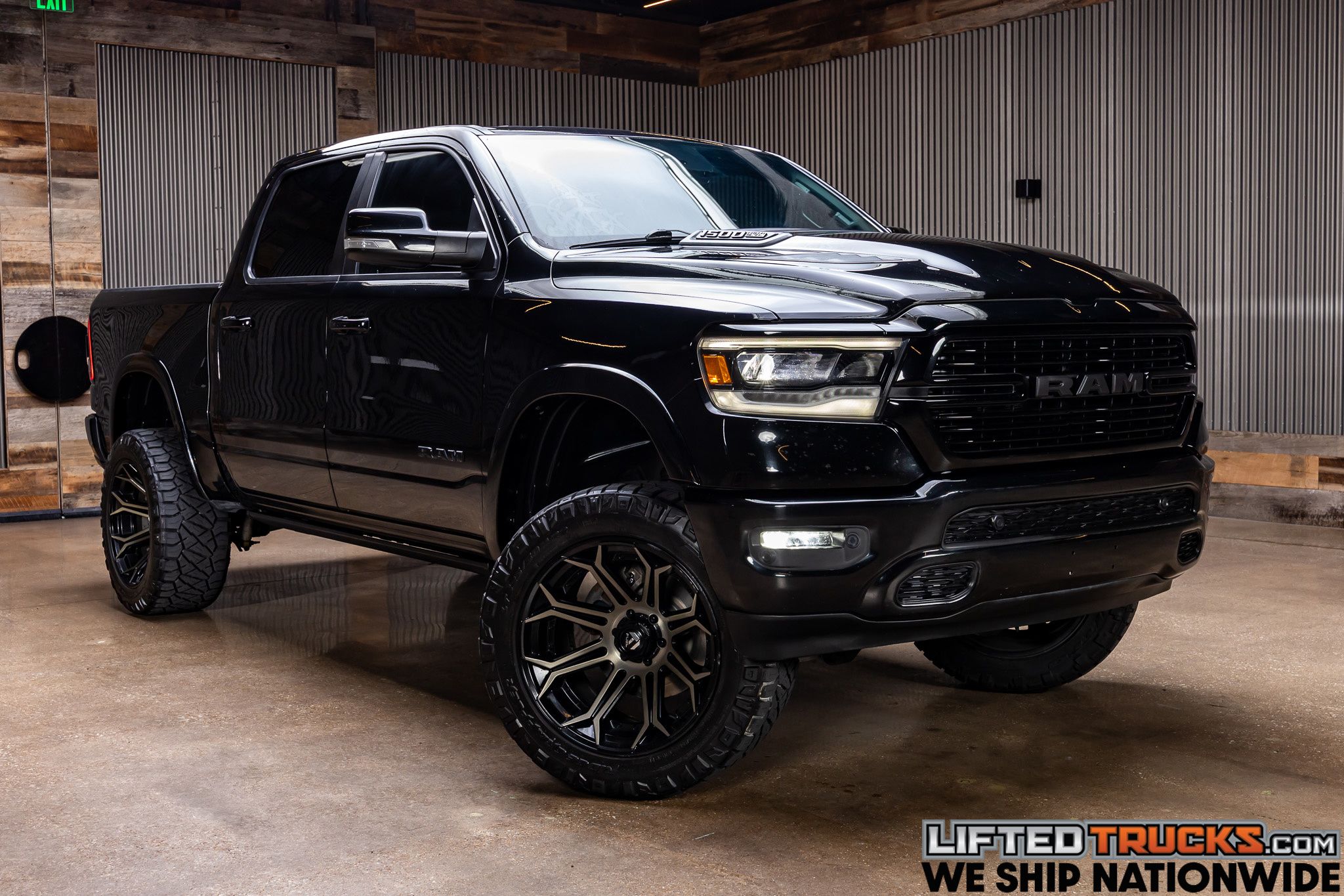 2019 RAM 1500 Laramie 4x4 Crew Cab 5'7's photo