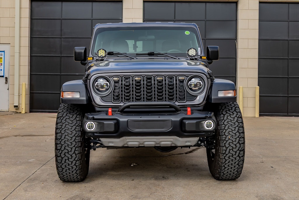 Used 2025 Jeep Gladiator Sport Truck