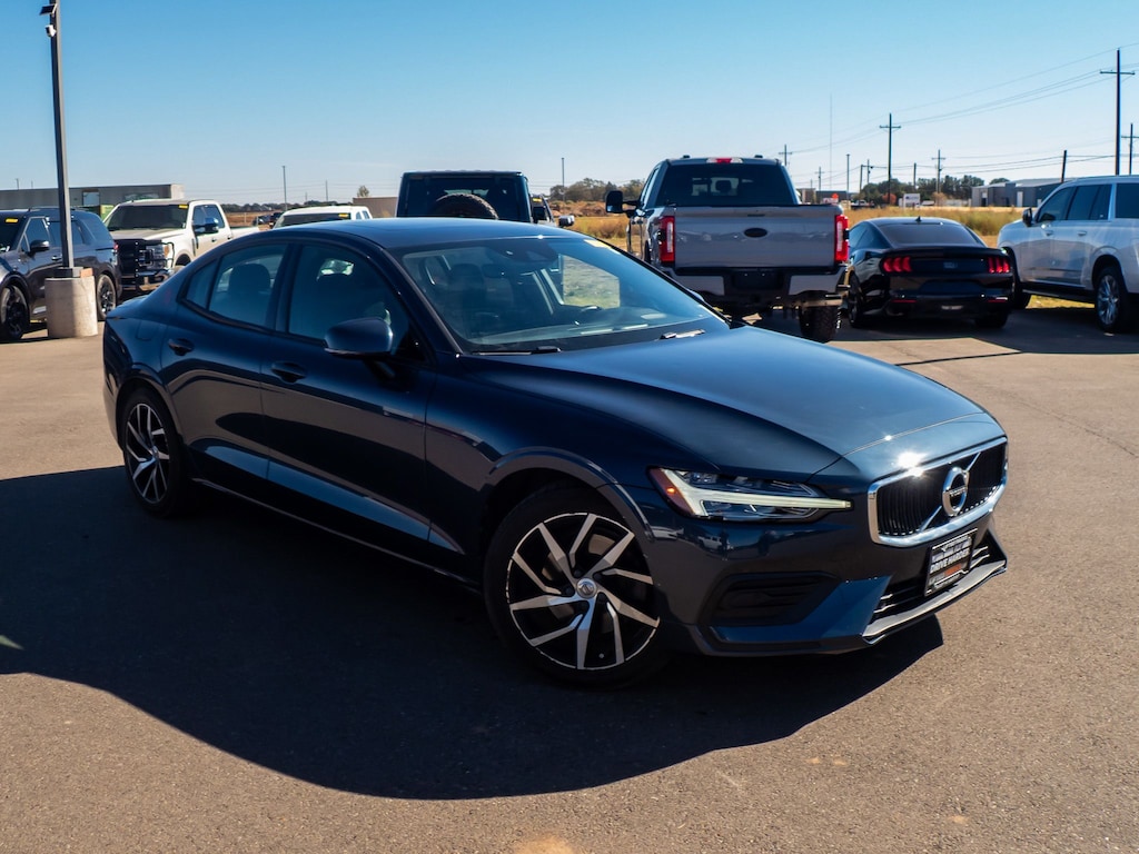 Used 2020 Volvo S60 T5 Momentum Sedan