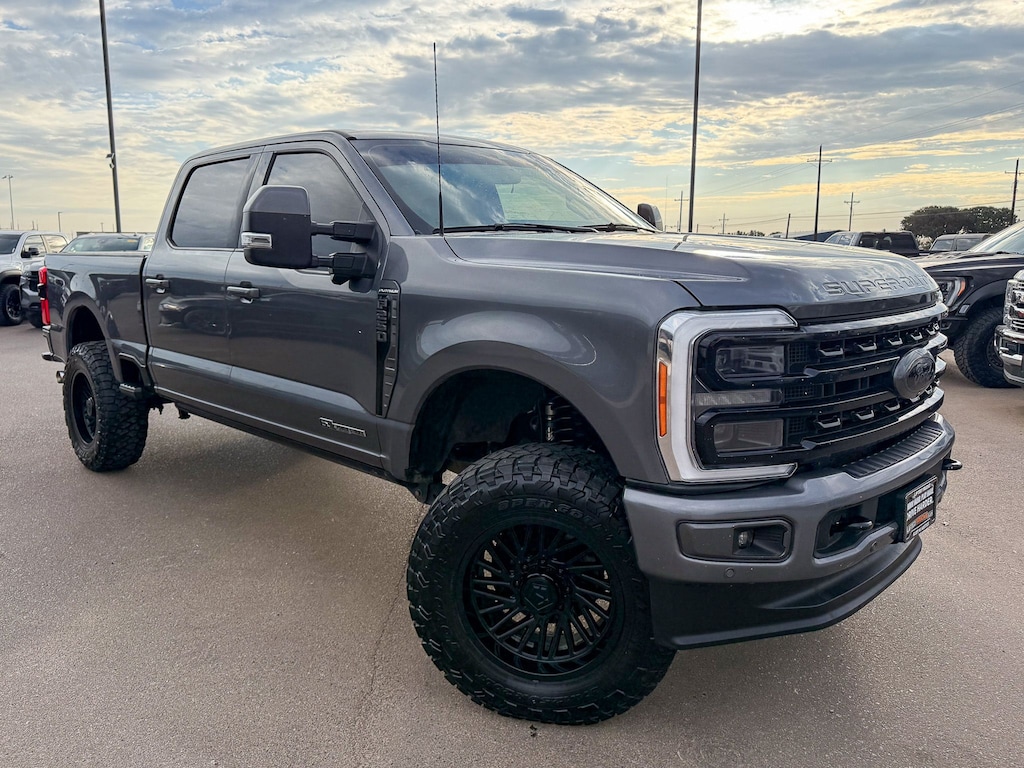 Used 2023 Ford F-250SD Platinum Truck