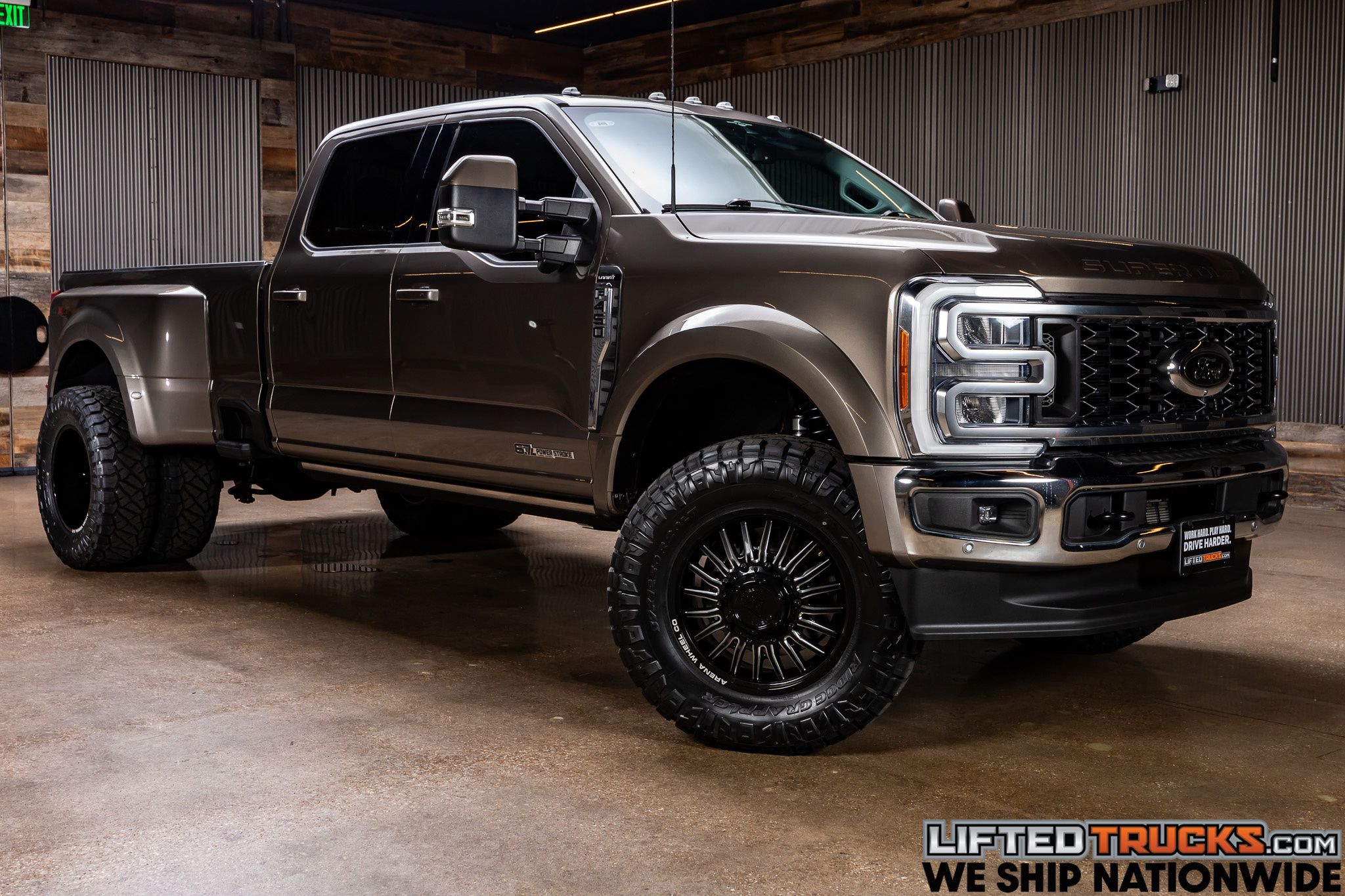 2023 Ford F-450 Super Duty Lariat's photo