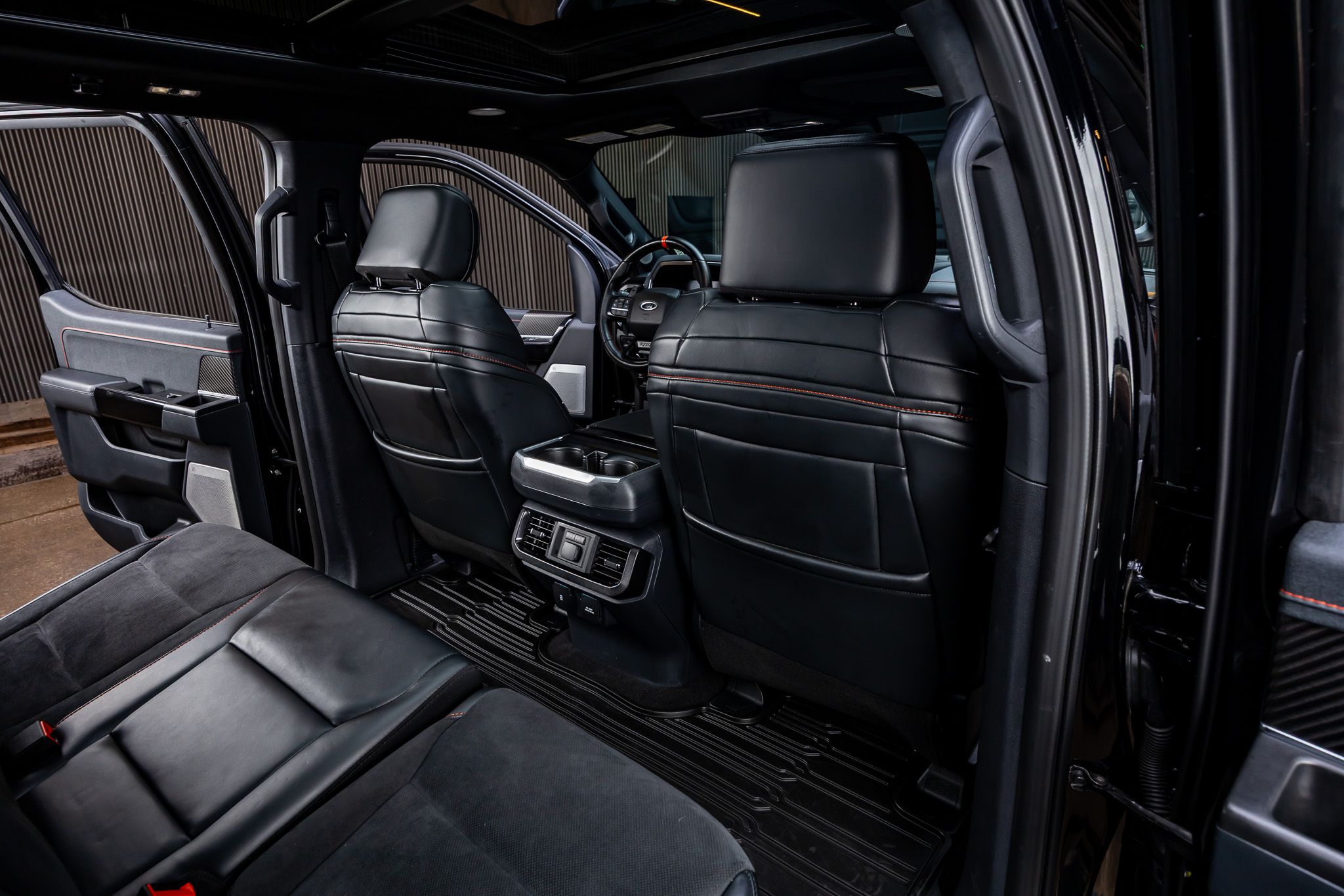 2023 Ford F-150 Raptor - Photo 34