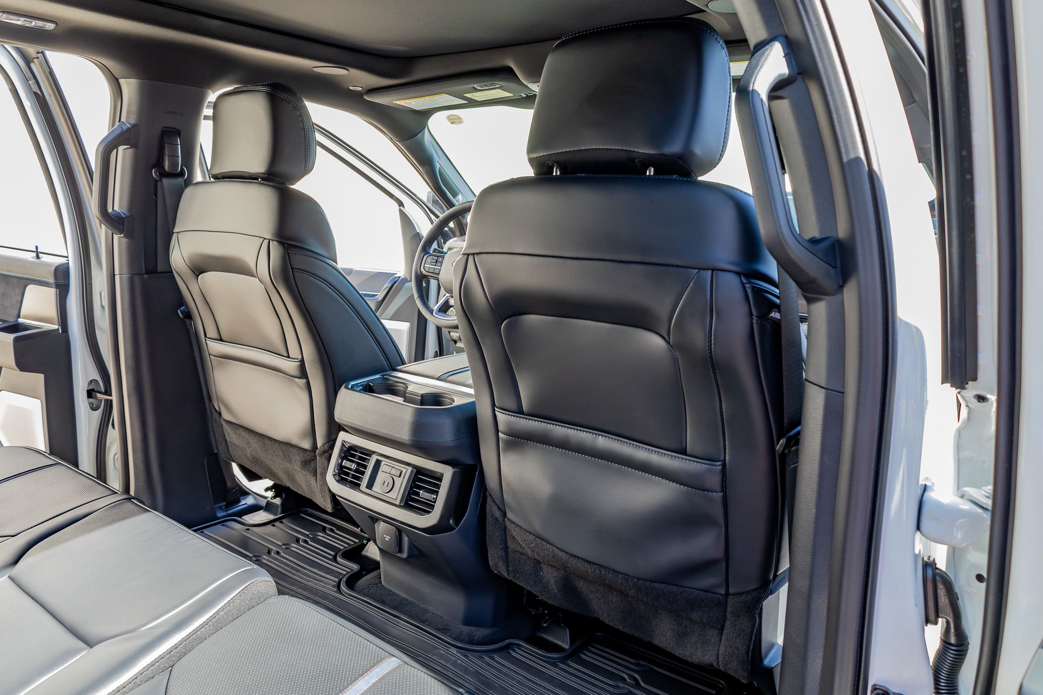 2026 Ford F-450 Super Duty Platinum - Photo 33