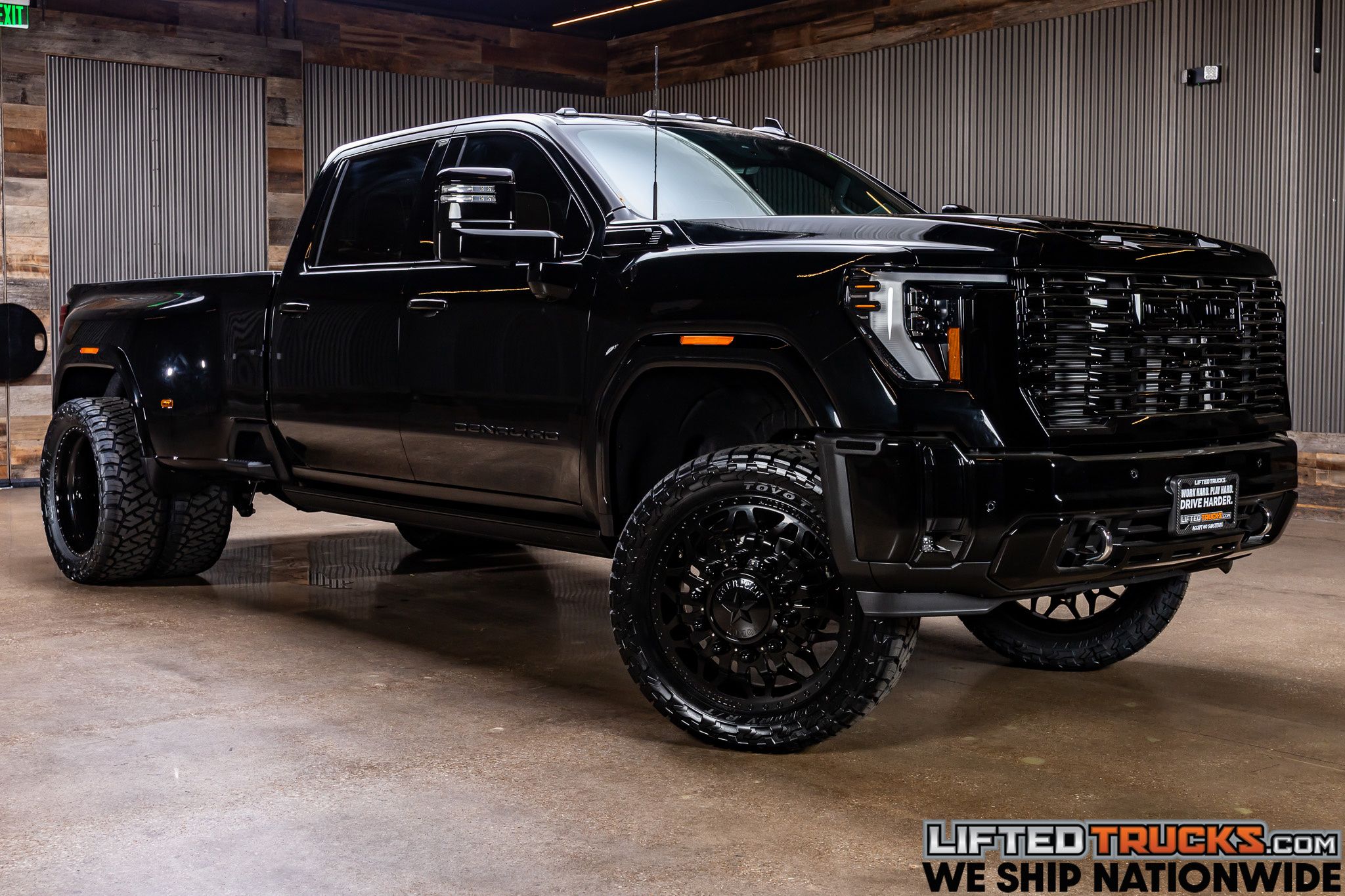 2026 GMC Sierra 3500HD Denali Ultimate Crew Cab 4WD