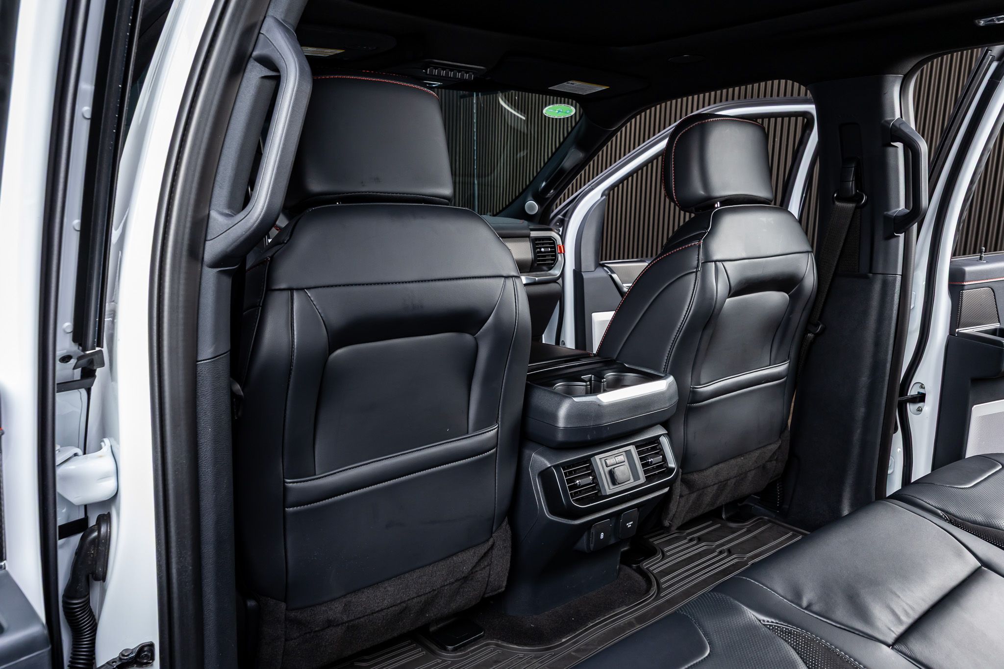 2025 Ford F-150 Raptor - Photo 34