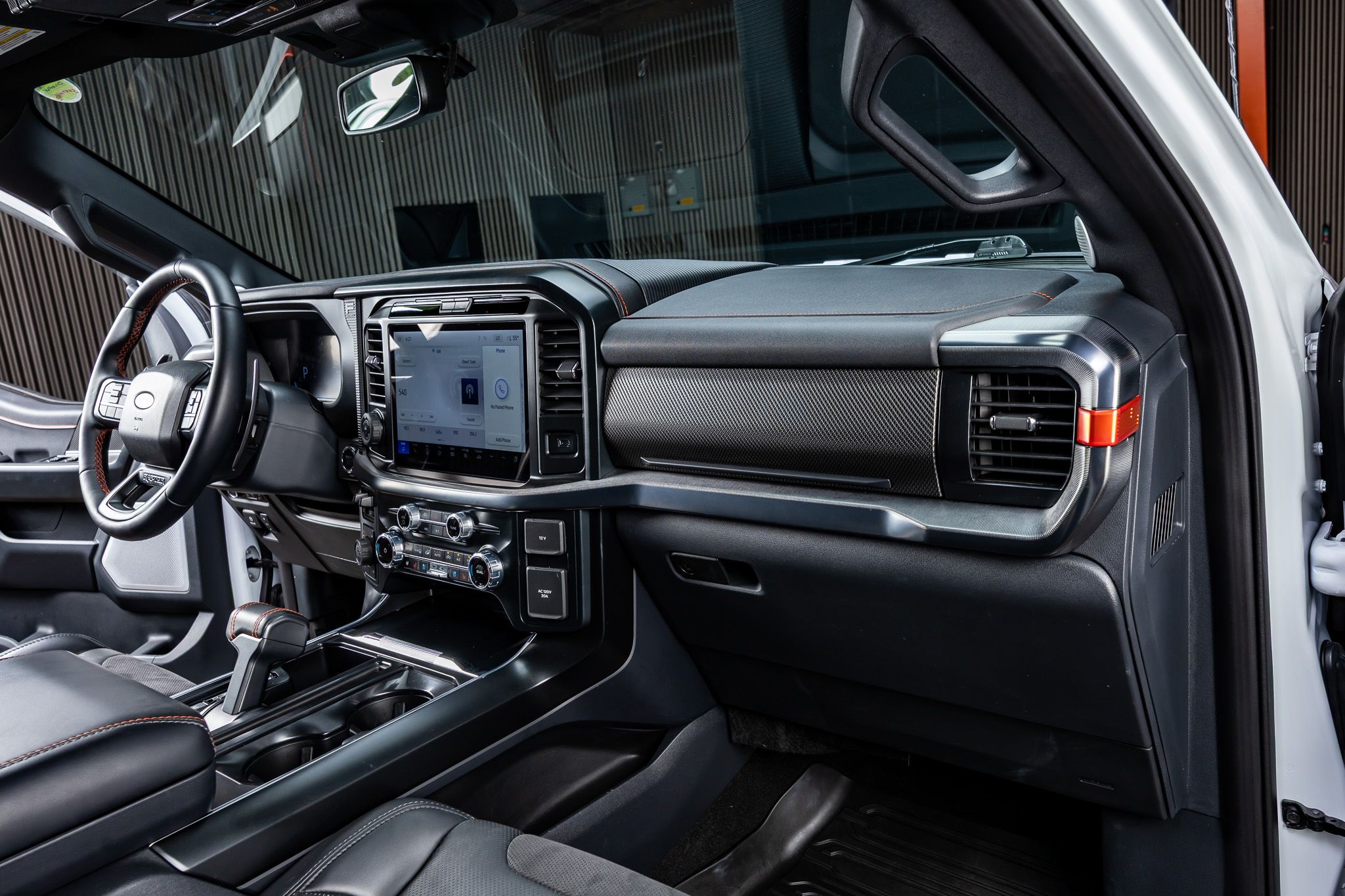 2025 Ford F-150 Raptor - Photo 18