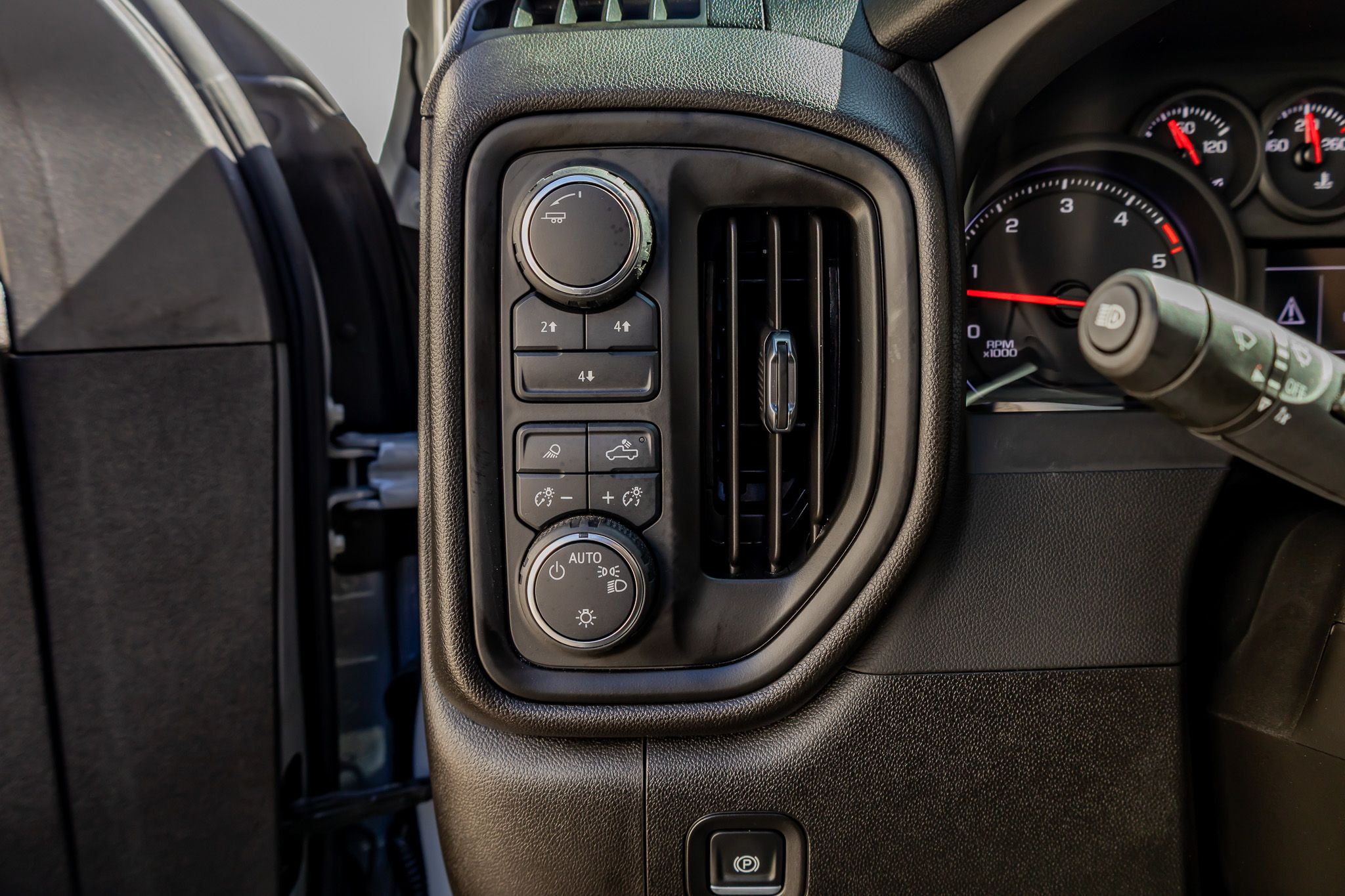 2025 Chevrolet Silverado 2500HD Custom - Photo 22
