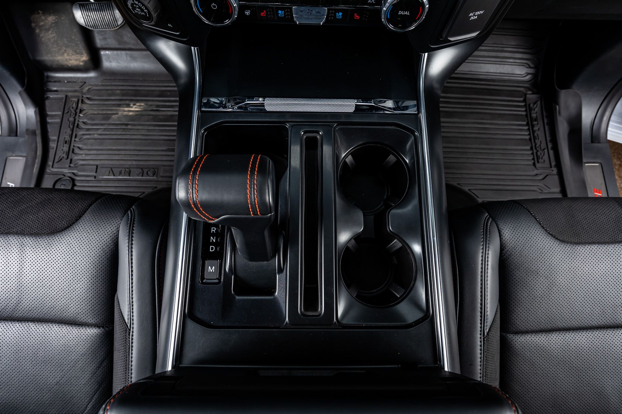 2025 Ford F-150 Raptor - Photo 28