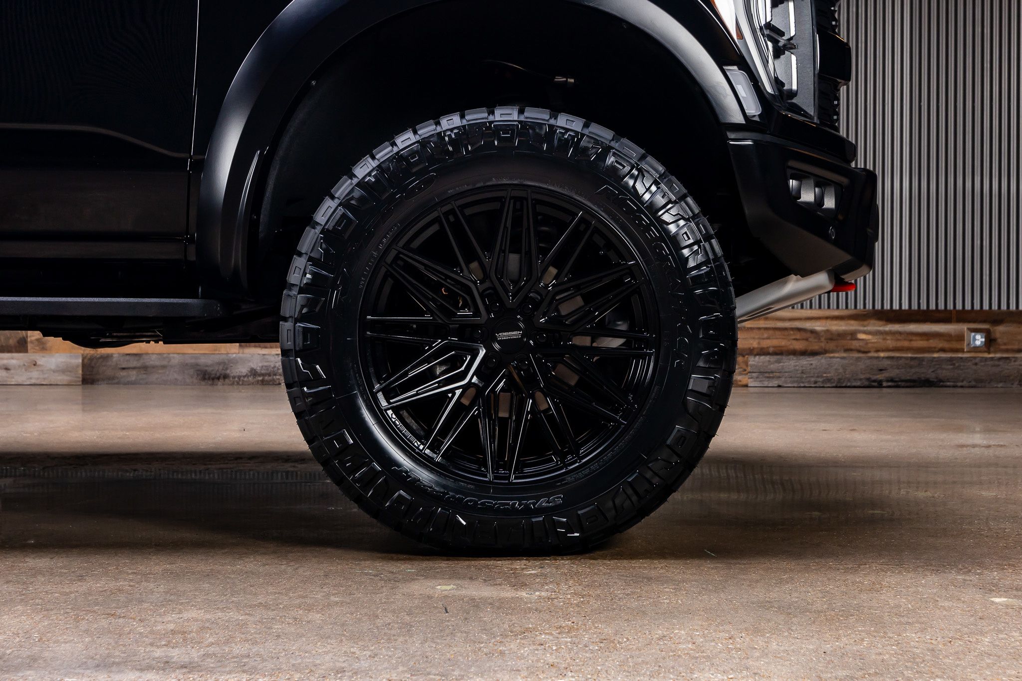 2023 Ford F-150 Raptor - Photo 12